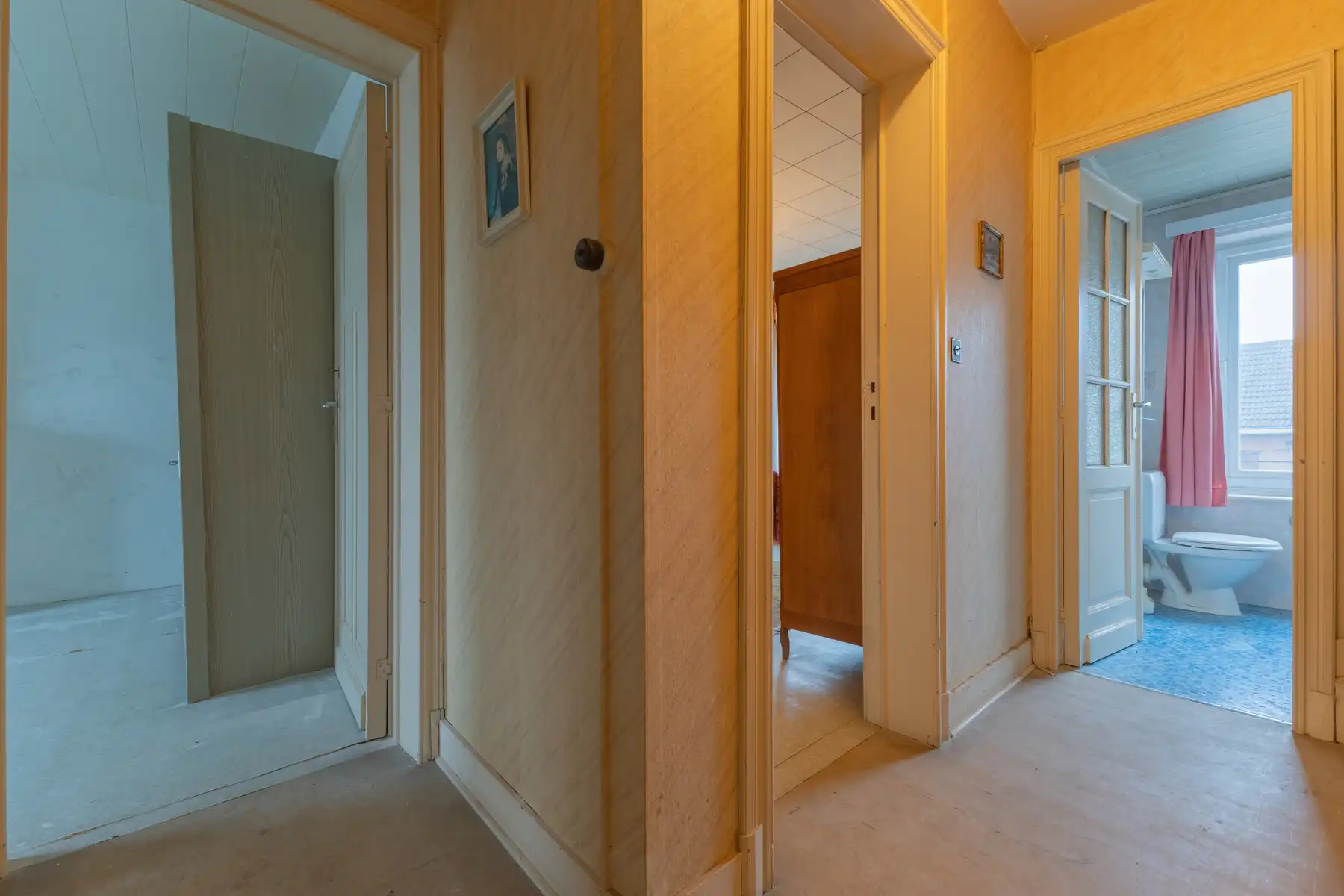 Gunstig gelegen woning met 6 slaapkamers, tuin en garage foto 17