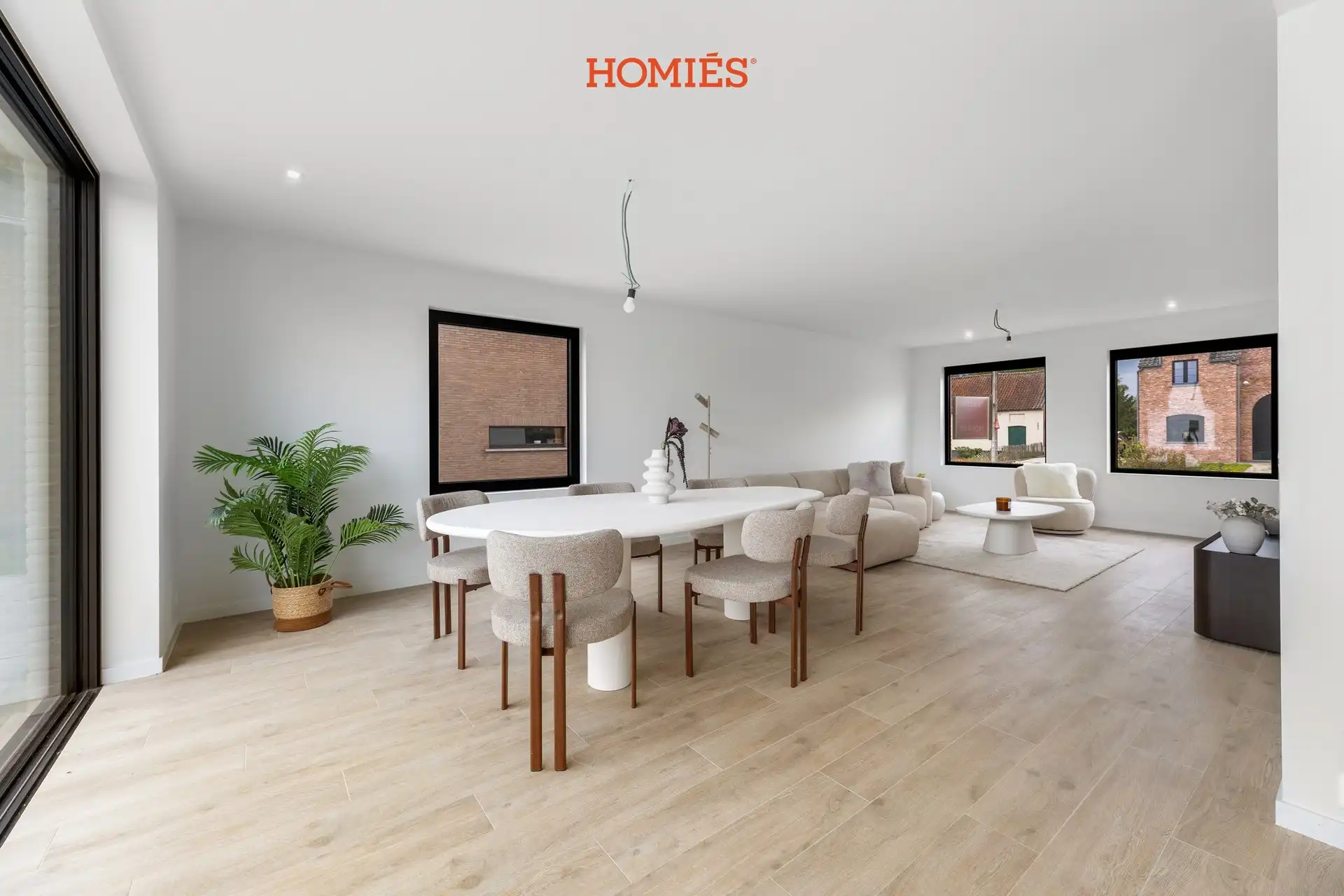 Volledig gerenoveerde woning met 4 slaapkamers foto 2