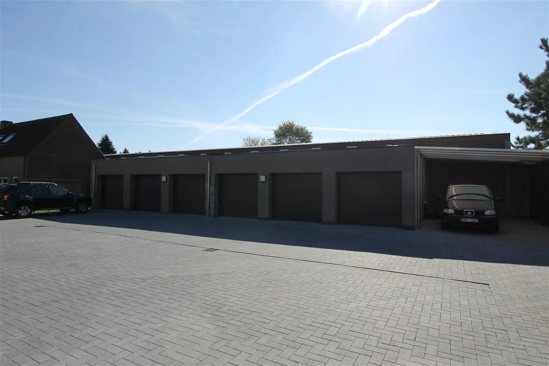 Een recent duplexappartement op de tweede en op de dakverdieping - met terras en garage. foto 14
