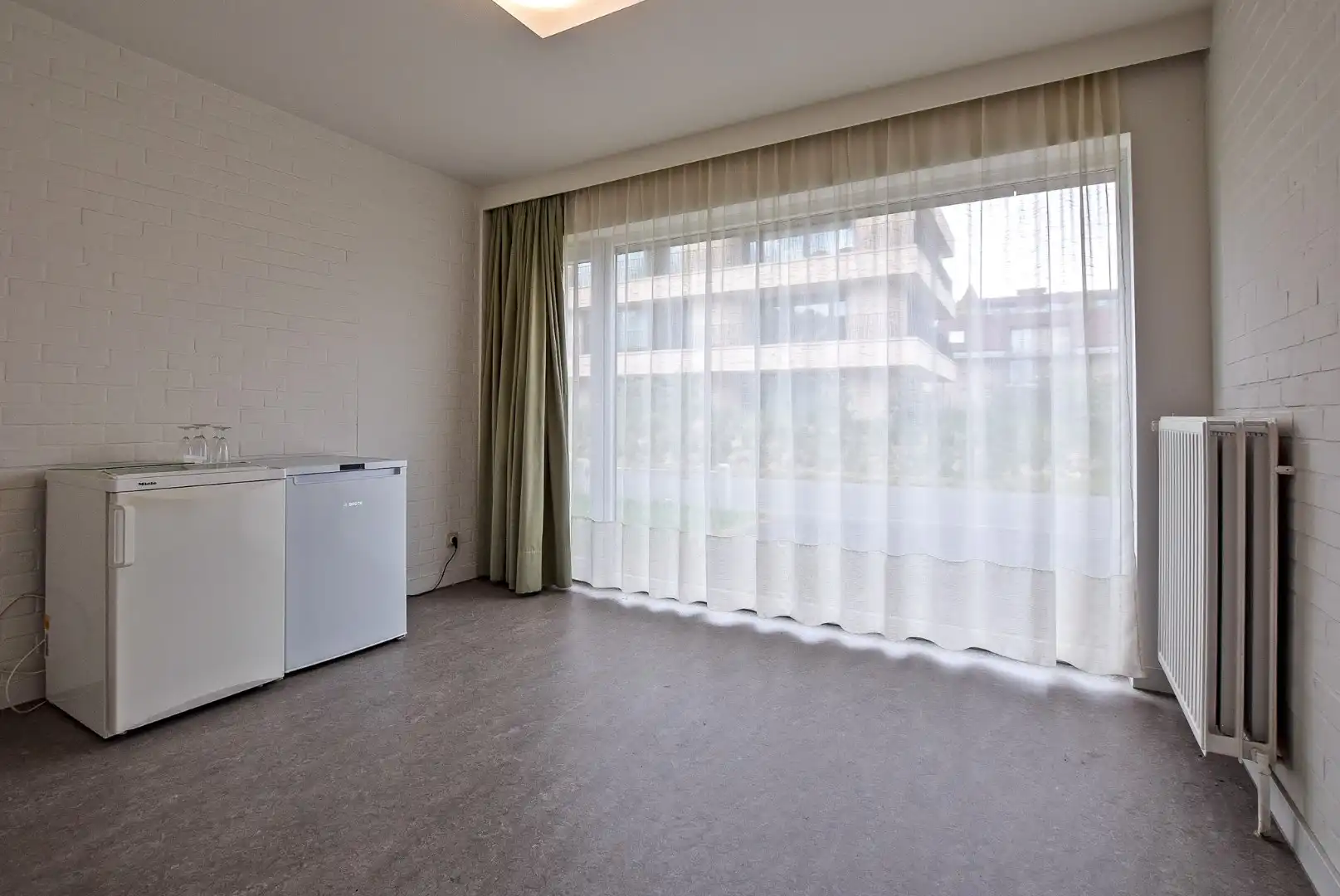Goed gelegen kantoorruimte / praktijkruimte met woonst te Oostduinkerke op 749m². foto 5