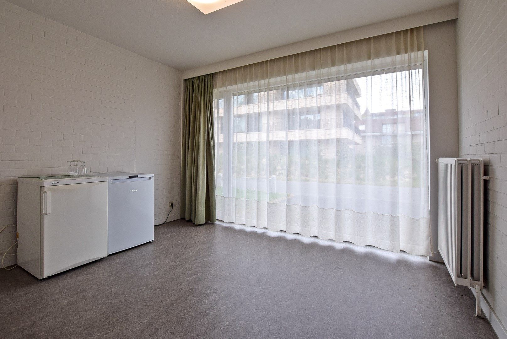 Goed gelegen kantoorruimte / praktijkruimte met woonst te Oostduinkerke op 749m². foto 5