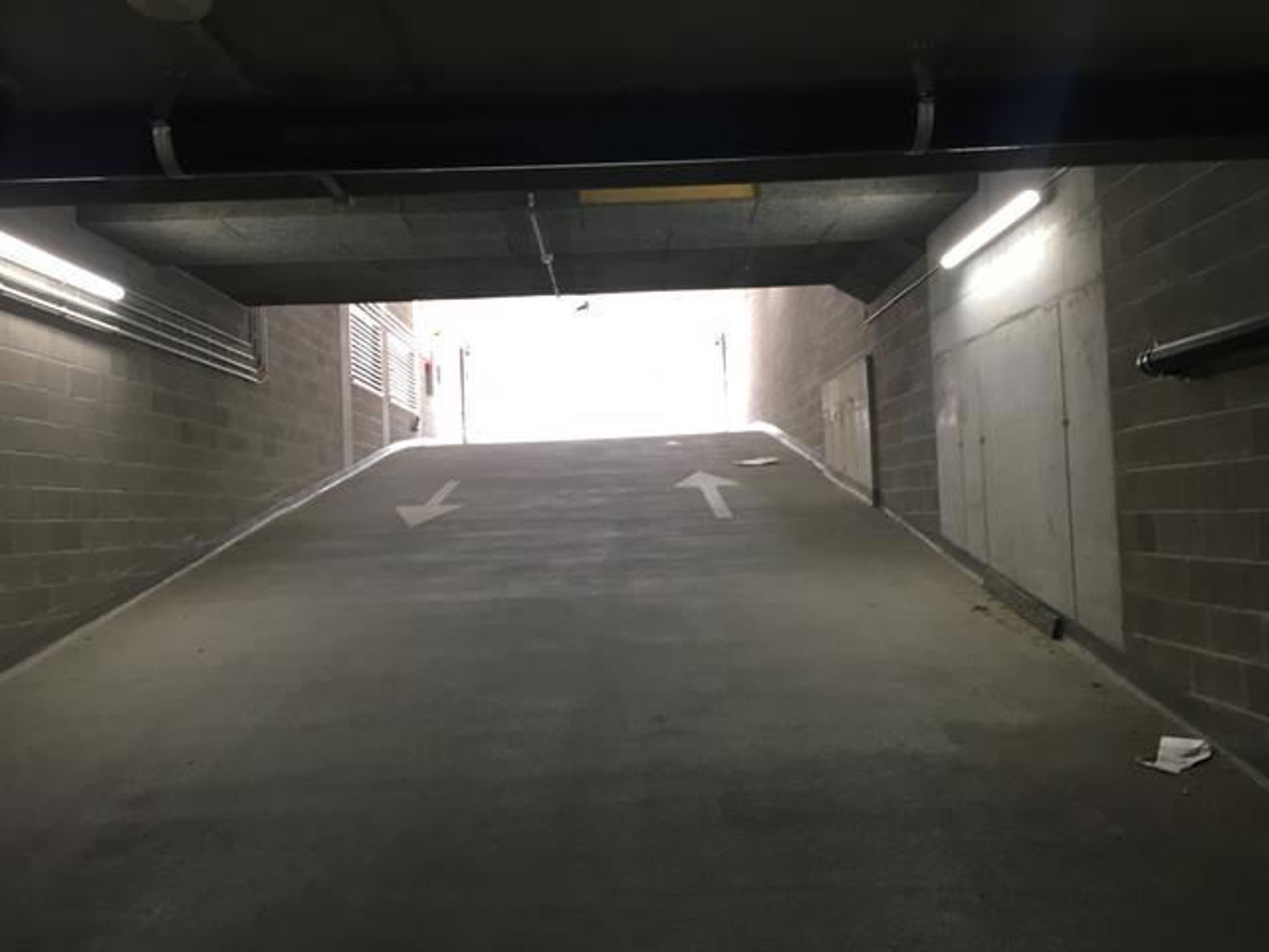 Parkeerplaats te huur foto 4