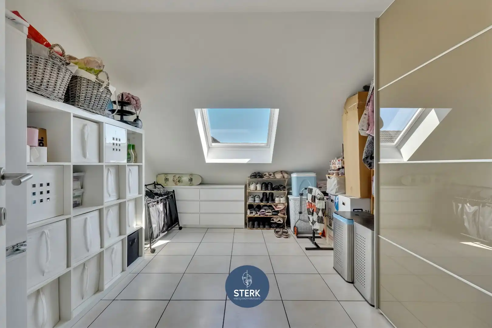 INSTAPKLAAR APPARTEMENT MET 3 SLPKS EN GARAGE TE HERDEREN !  foto 15