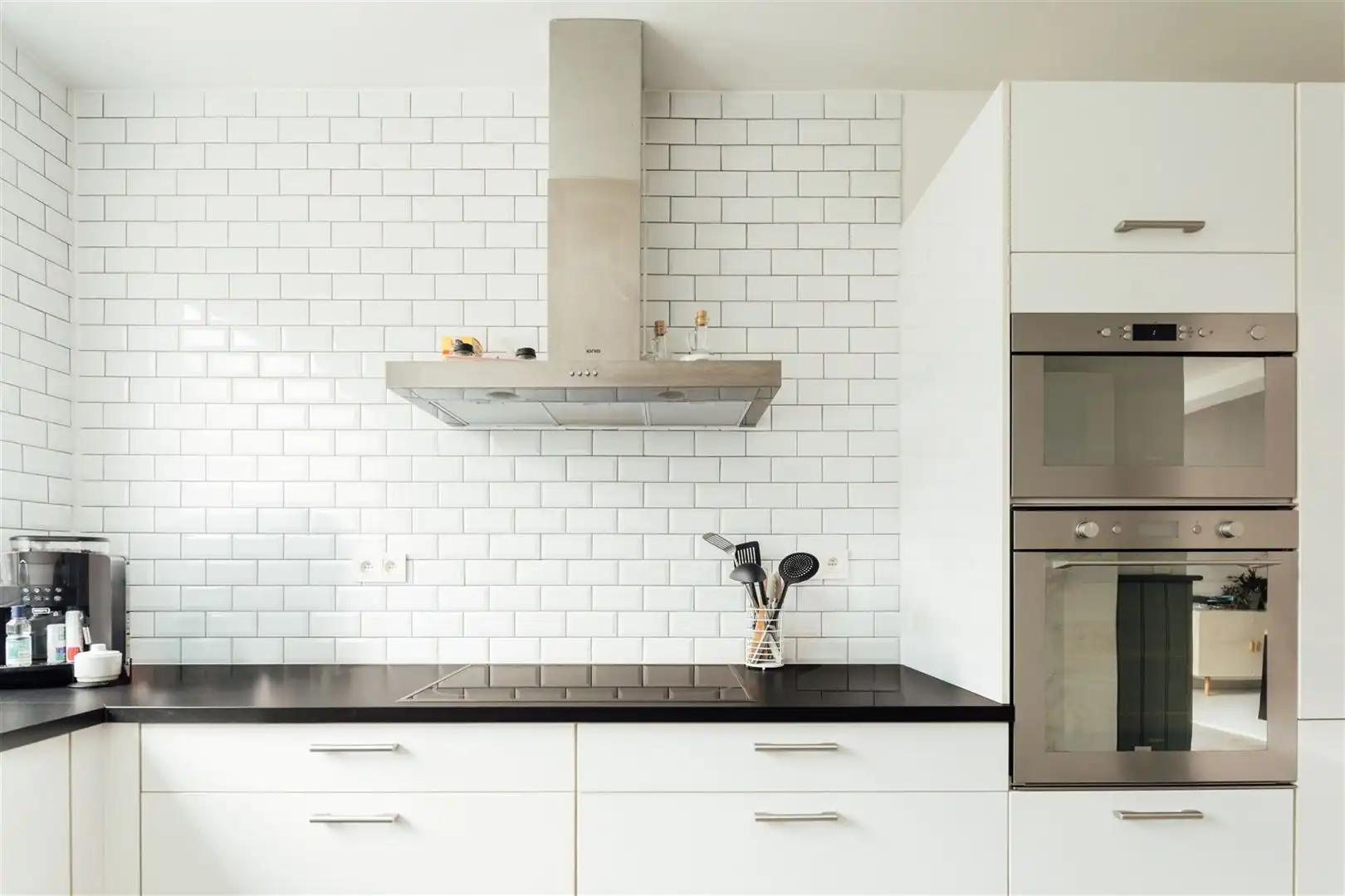 Opbrengsteigendom met praktijk en duplex appartement foto 24