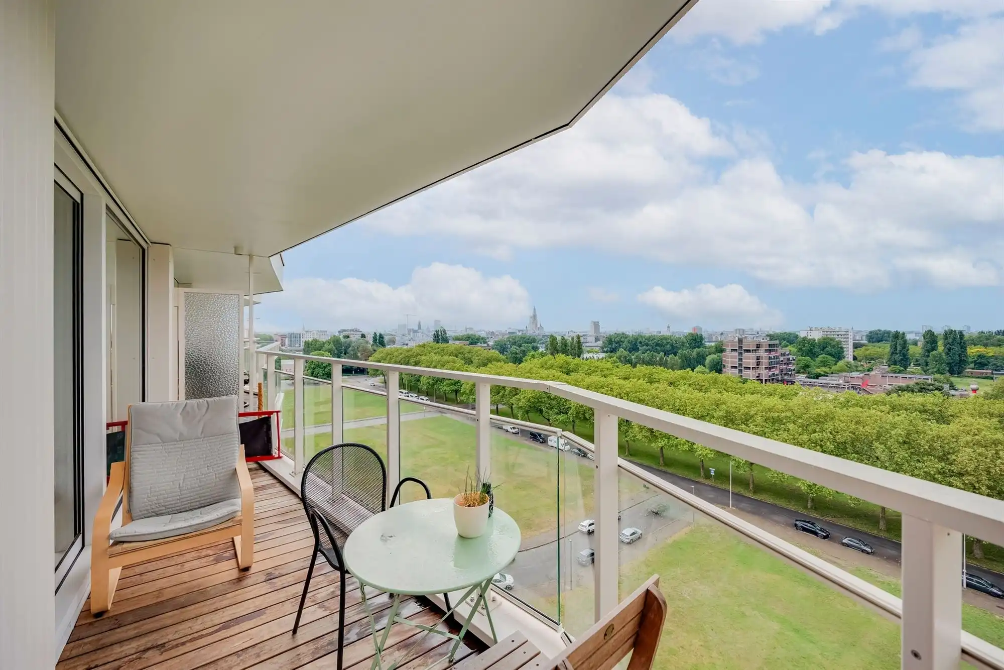 Instapklaar 2 slpk appartement met autostaanplaats foto 8