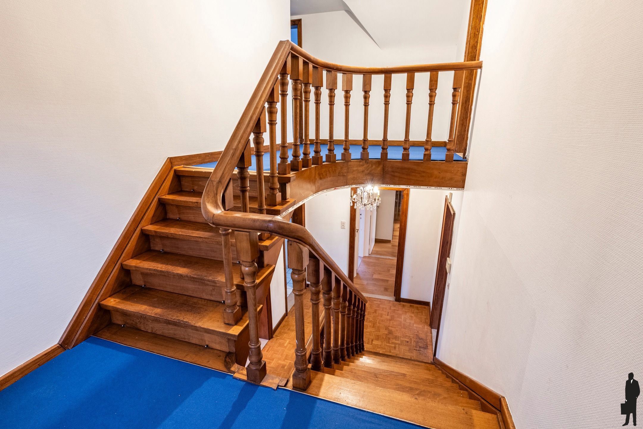 Statige en ruime gezinswoning met 5 slpks op 1.065m² foto 19