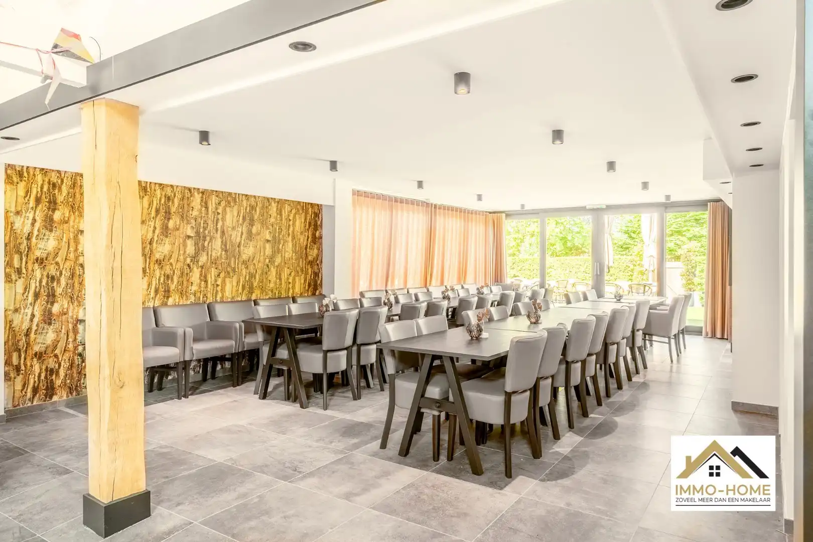 prachtige gerenoveerde brasserie foto 17