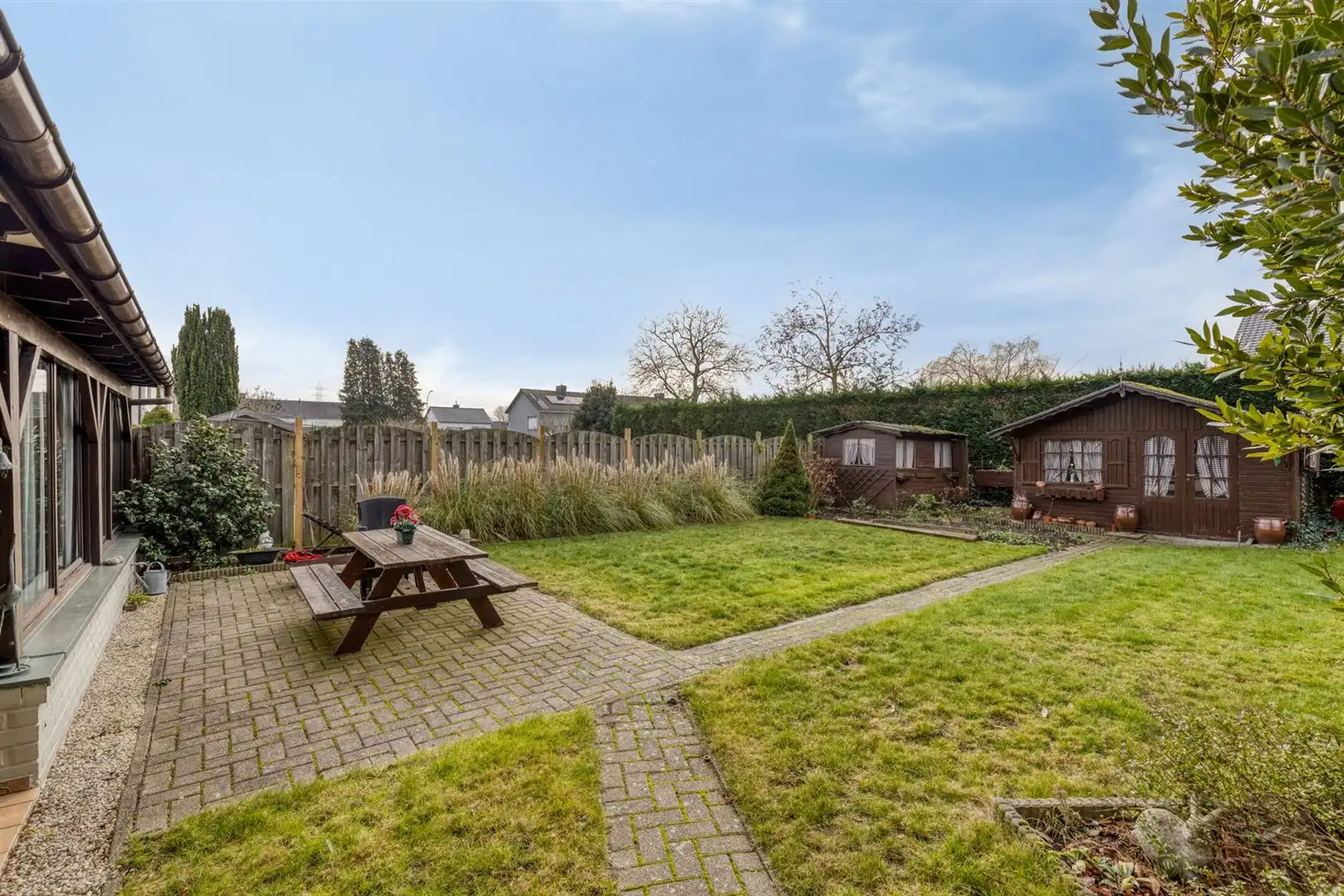 Ruime statige woning in een rustige buurt foto 30