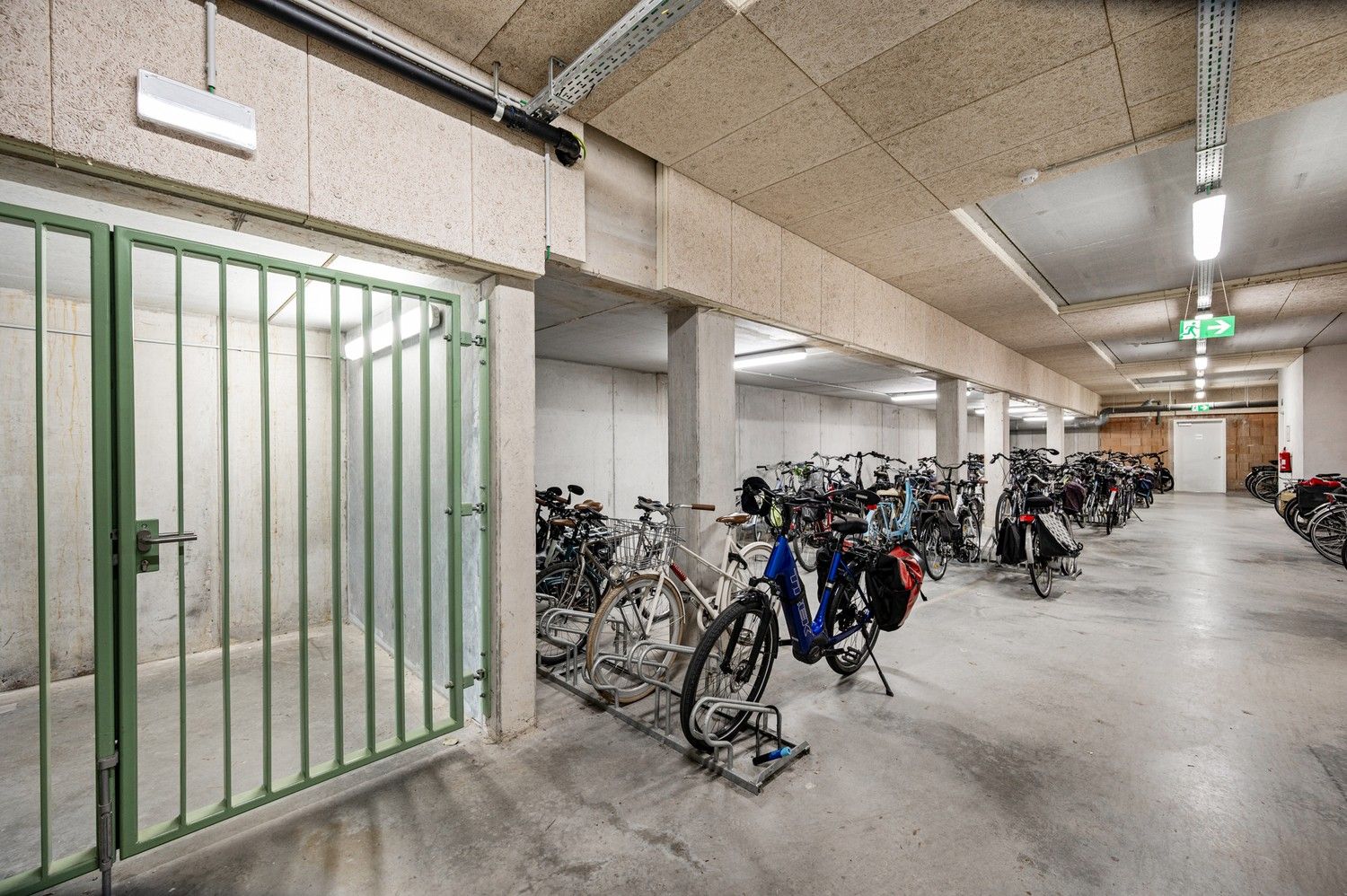 Modern 1-slaapkamer BEN appartement met een terras en autostaanplaats te Kapellen! foto 16