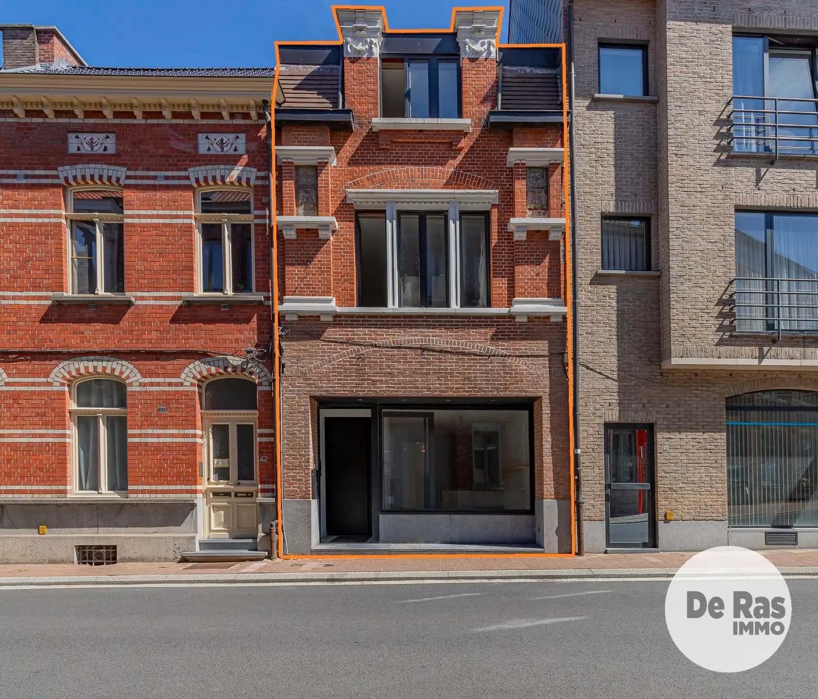 Zottegem - Karakteristieke stadswoning pal in het centrum foto {{pictureIndex}}