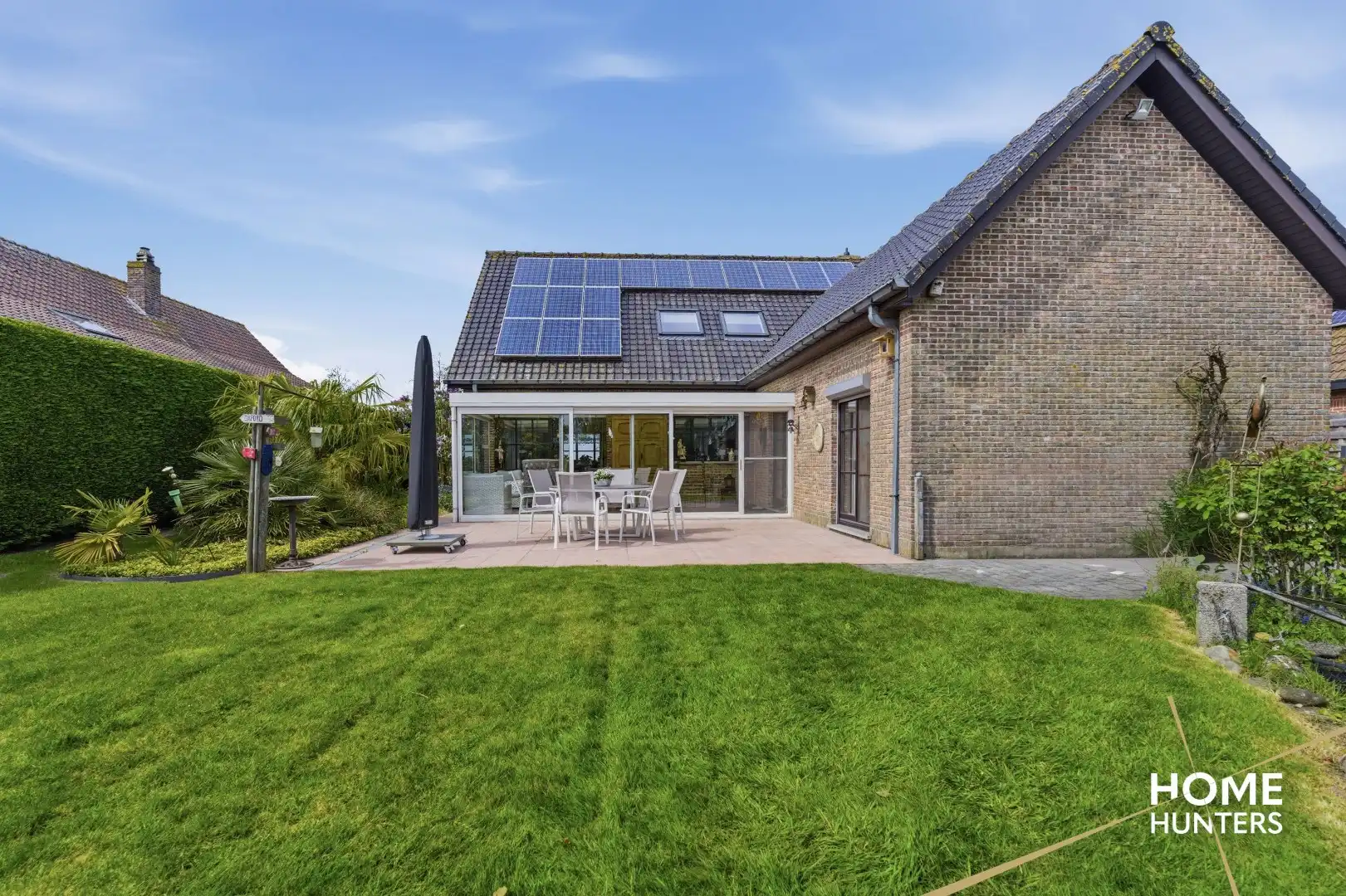 Instapklare villa met 5 slaapkamers, een ruime garage en een prachtige tuin te Dikkebus foto 28