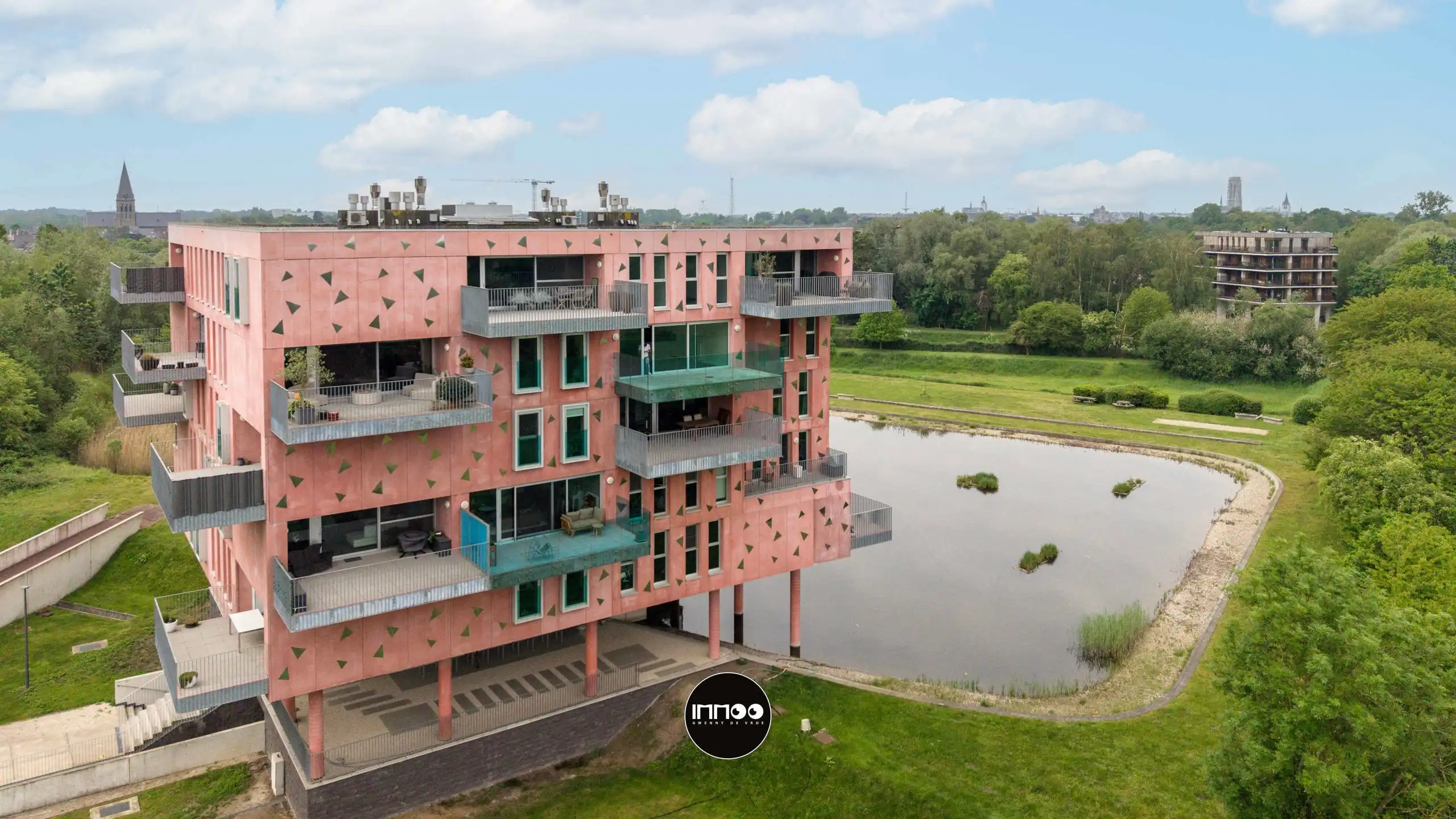 Appartement te koop foto {{pictureIndex}}
