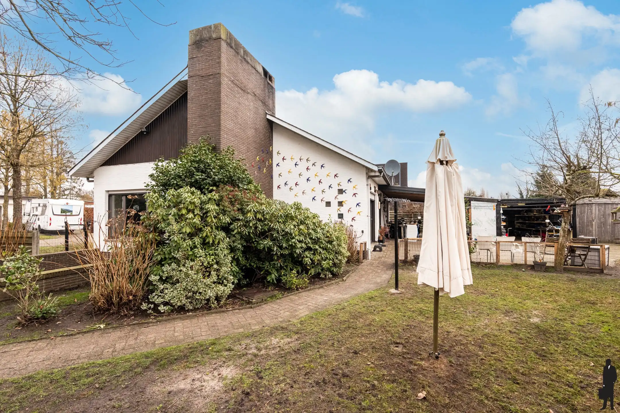 Laagbouwwoning met kelder op hoekperceel van 834m² foto 15