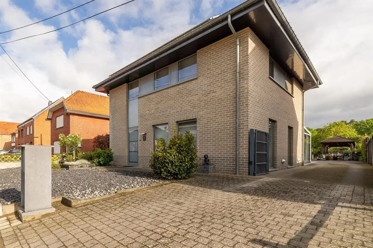 Tip top in orde, op prachtig perceel (15 a 99 ca) foto 2