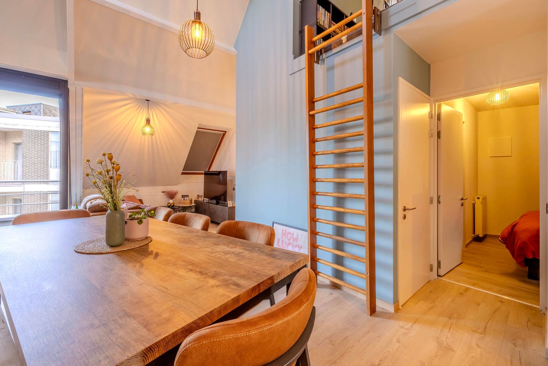 Instapklaar dakapp met 1slpk, 2x terras en kelder foto 4