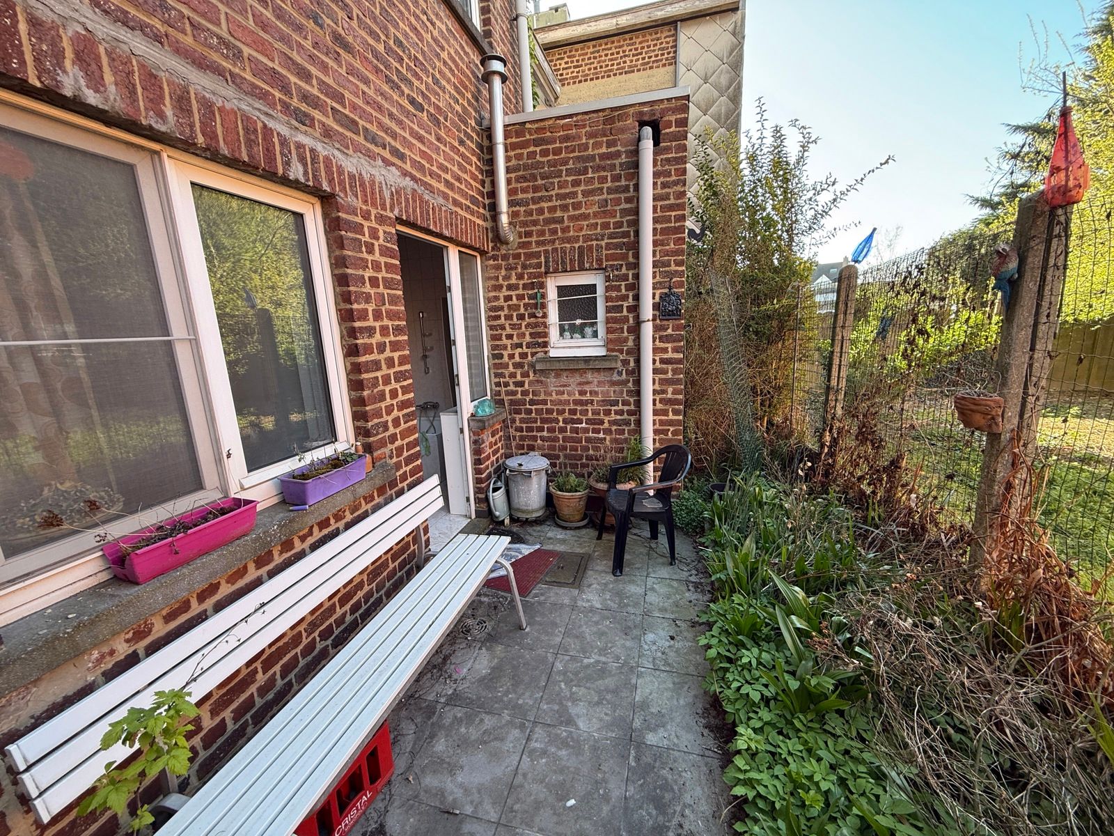 Goed gelegen woning met vier slaapkamers foto 2