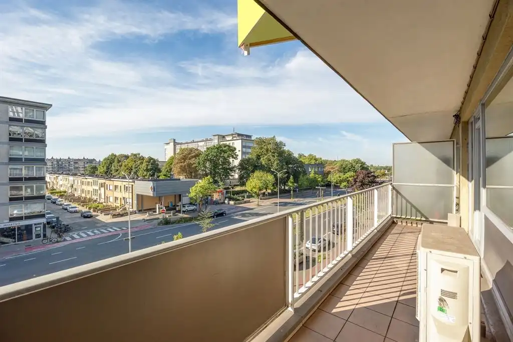 Instapklaar appartement op prachtige visgraatparket foto 6