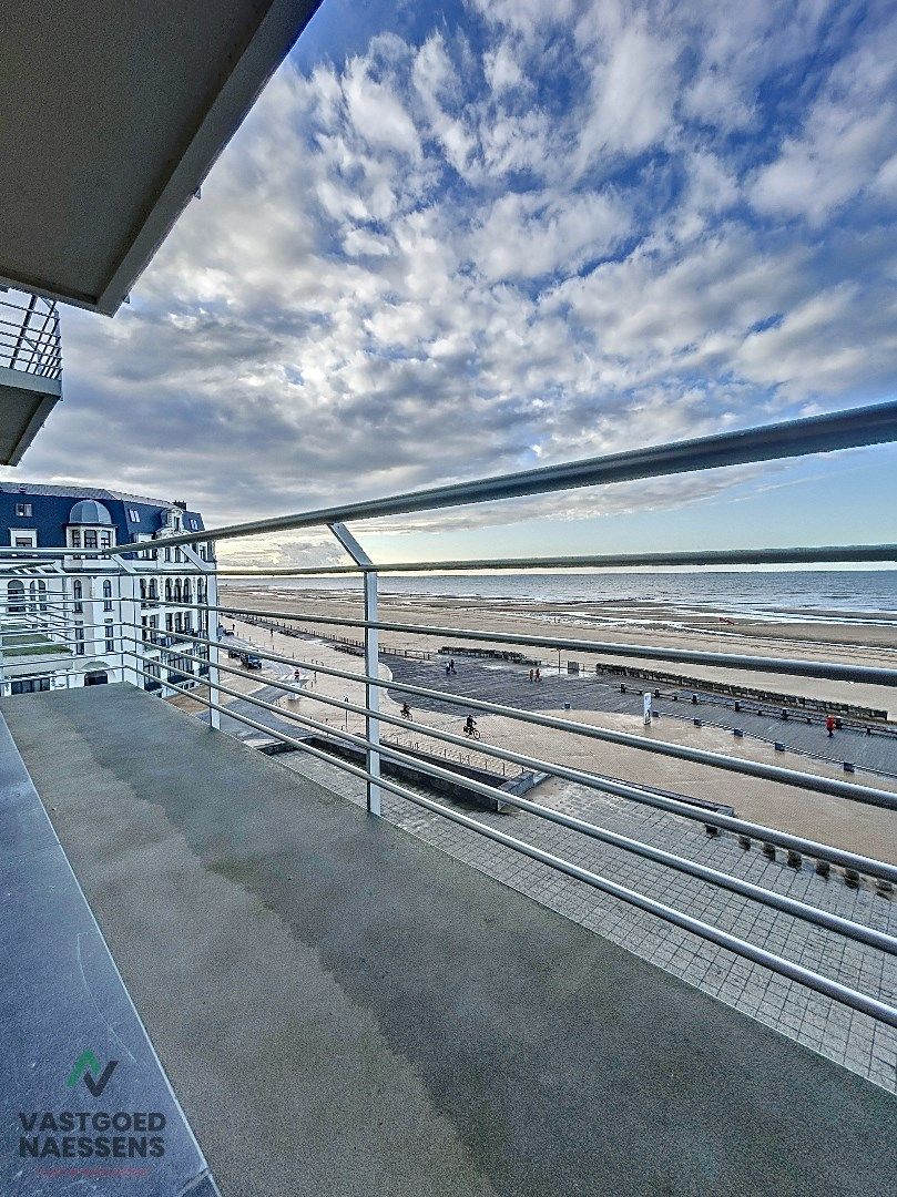 RUIM 2 SLPK APP MET ZICHT OP ZEE - ROYAL PALACE  foto 13