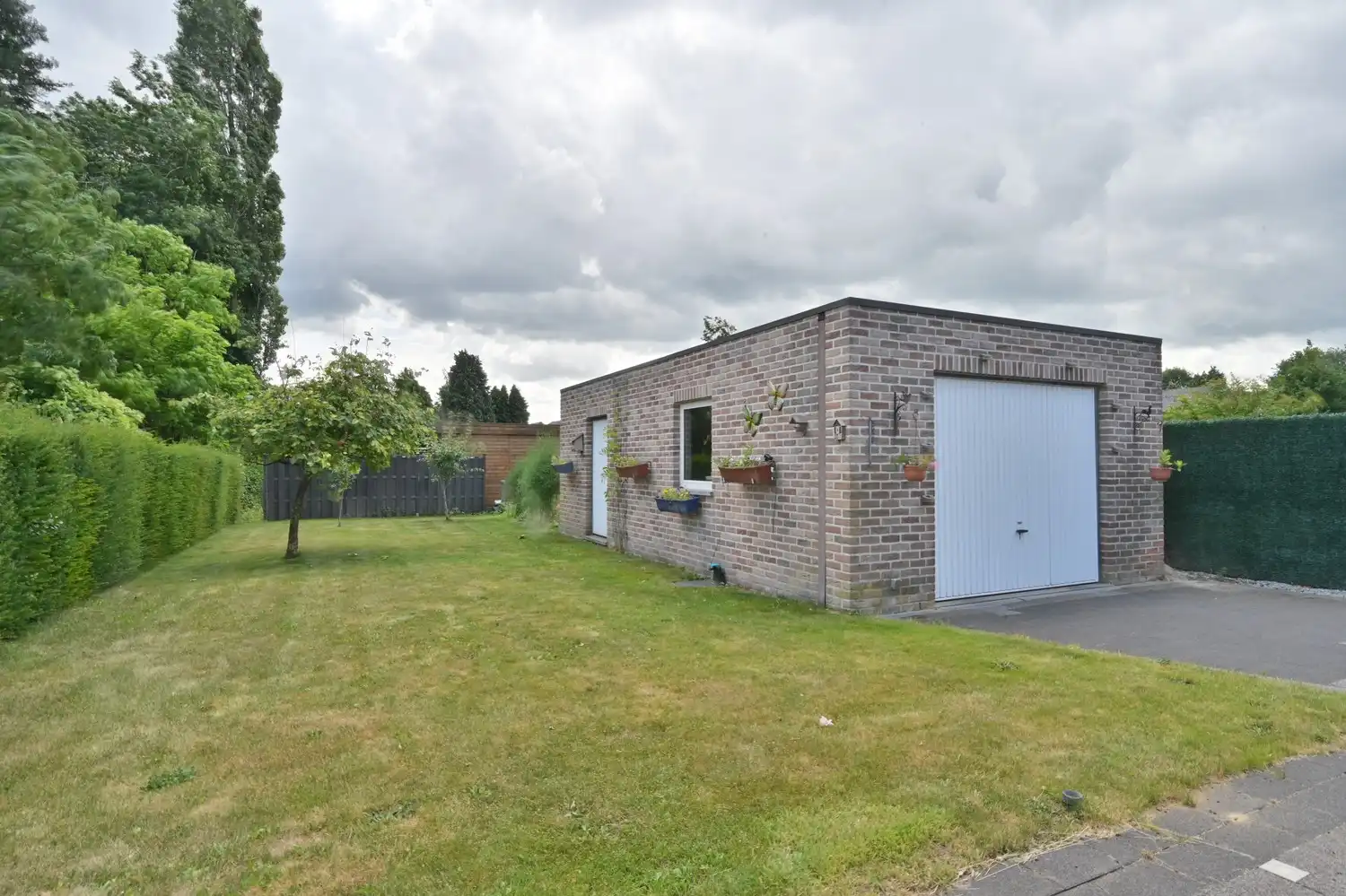 Halfvrijstaande woning met lift en zonnepanelen, zeer mooi gelegen aan de bosrand van Lanaken foto 5