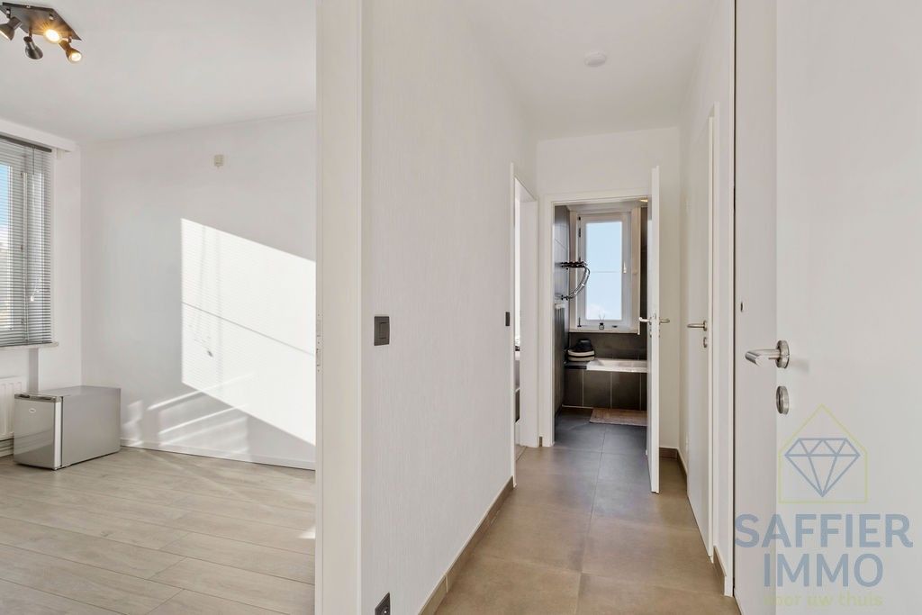 Instapklaar en volledig gerenoveerd appartement te koop in Roeselare foto 12