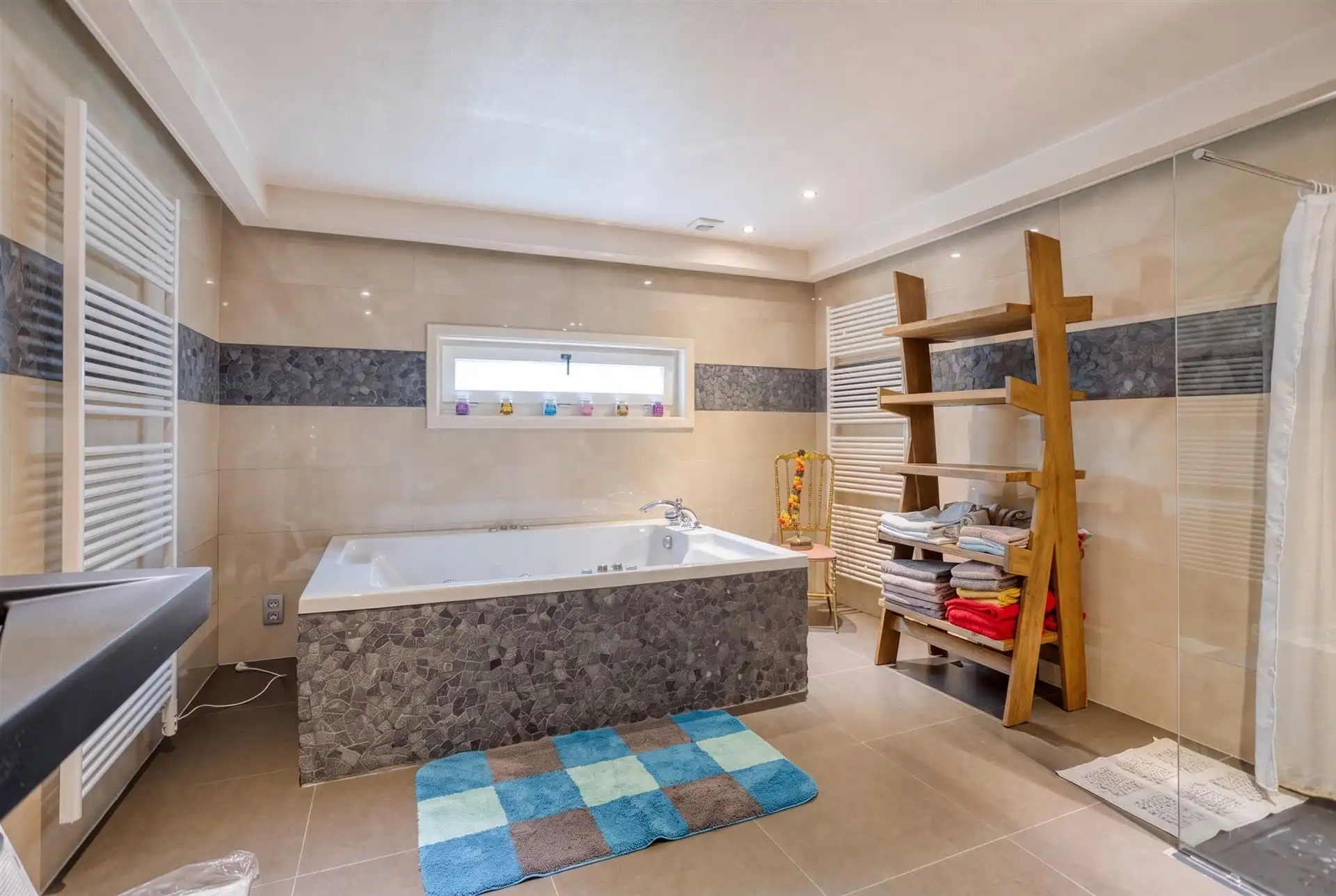 Verzorgde recreatiewoning op een rustige, bosrijke locatie! foto 15