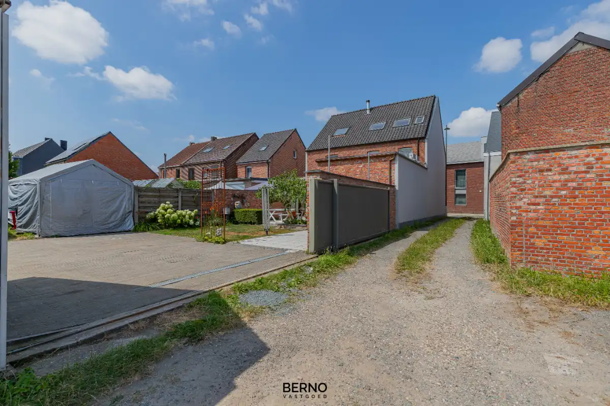 Instapklare gezinswoning op een perceel van 840 m² (weide van 1718m2) foto 24