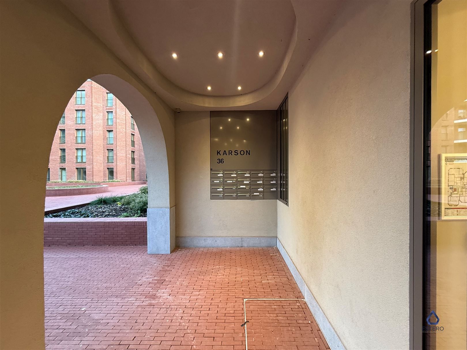 Modern nieuwbouwappt 2-SLK met terras te Tour & Taxis foto 2