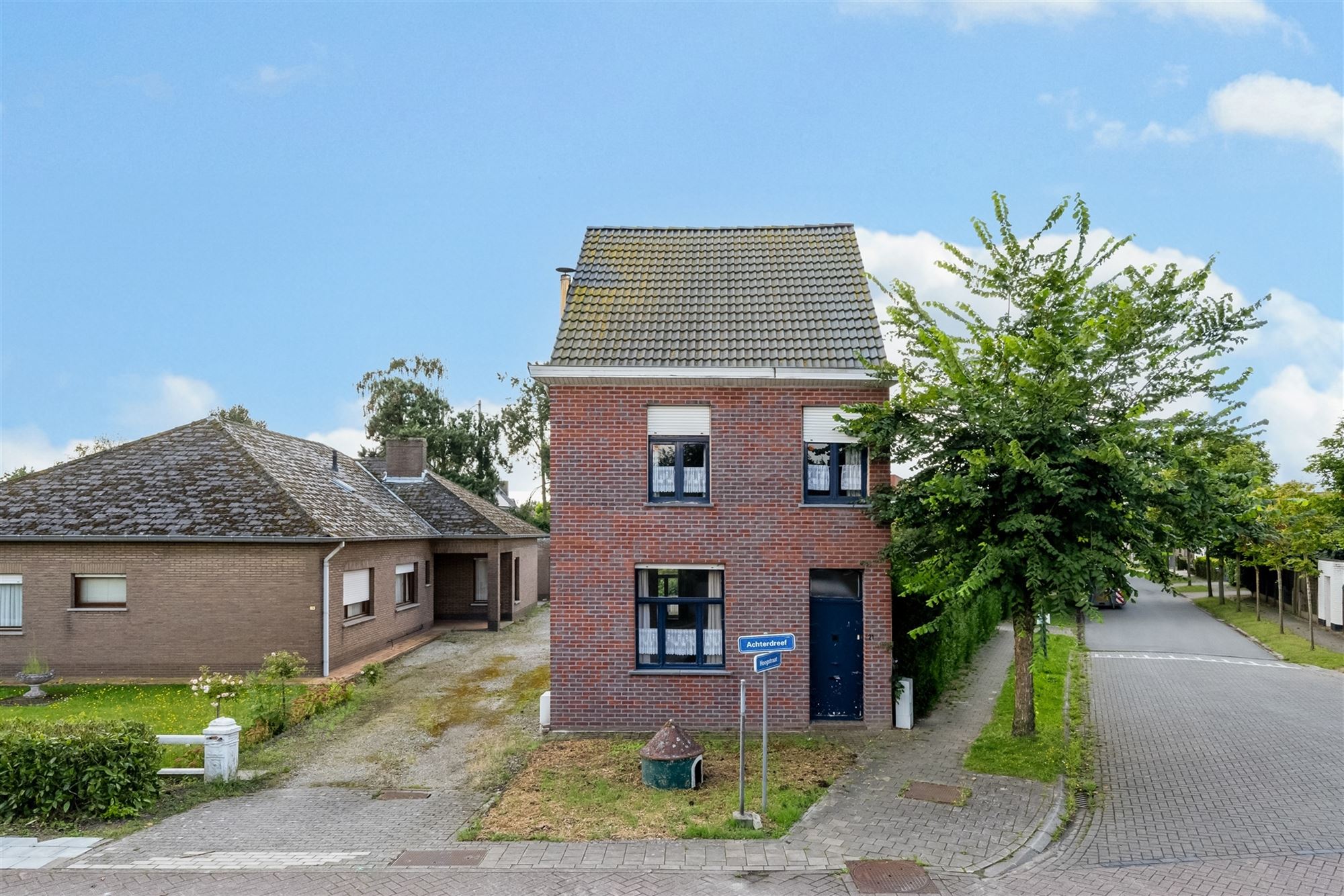 Te renoveren woning met mooie tuin, centrum Laarne! foto 1