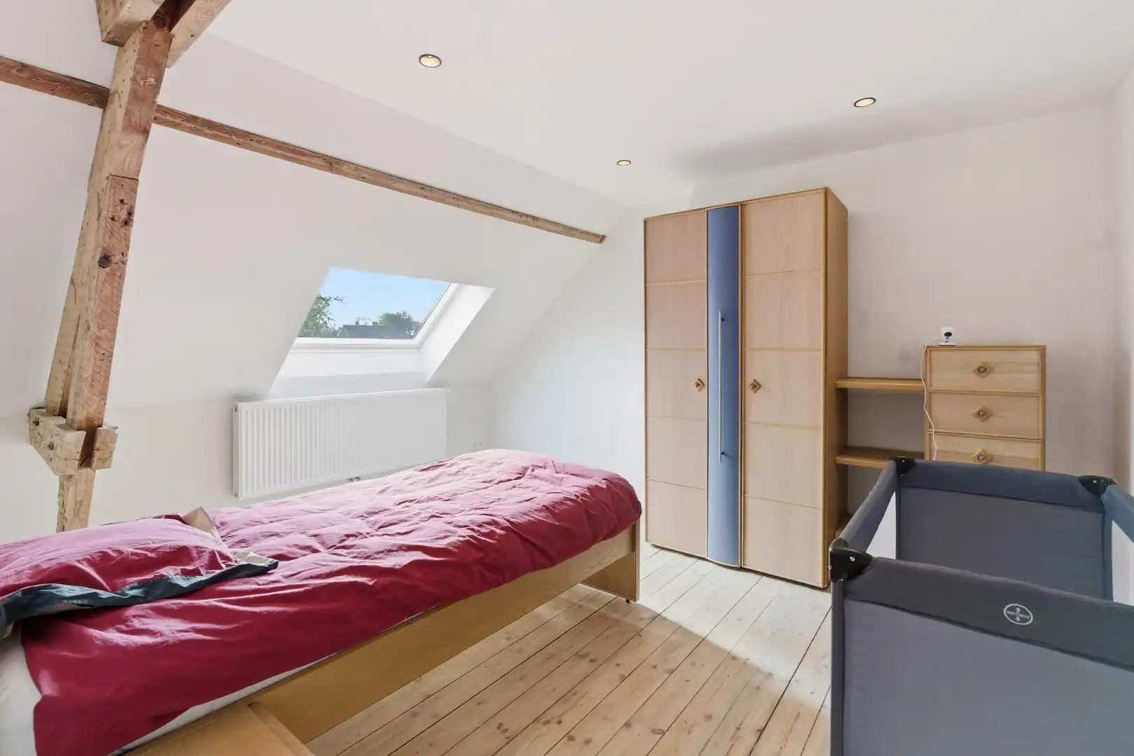 Exclusief gerenoveerde herenwoning met 4 slaapkamers, 2 badkamers en een adembenemende stadstuin. foto 29