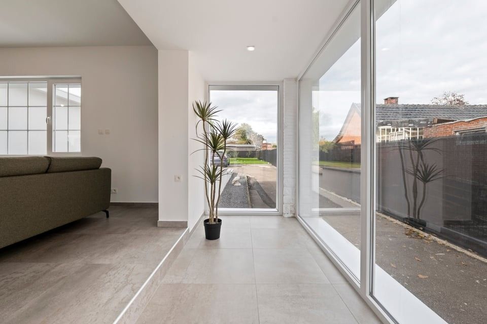 RUIME, GERENOVEERDE OPEN BEBOUWING MET 6 SLKS EN KNAPPE TUIN IN ALKEN foto 10