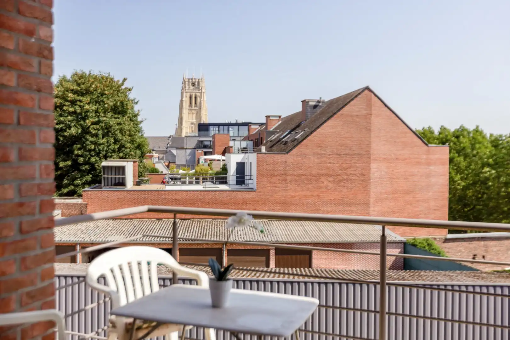 Mooi gelegen appartement met 3 slaapkamers en garage, centrum Tongeren   foto 24