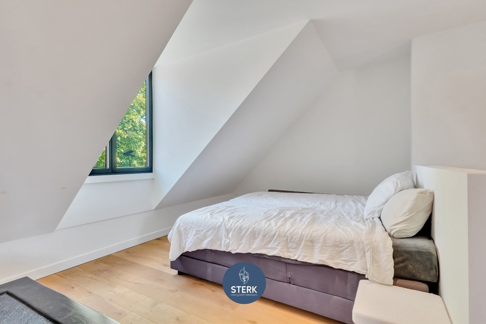 ENERGIEZUINIGE GEZINSWONING IN DE DORPSKERN VAN OUD-REKEM !  foto 22