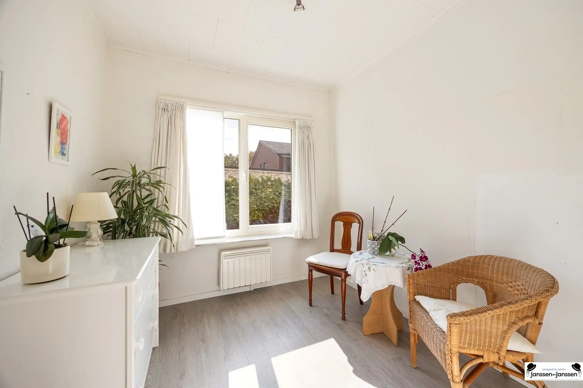 Verrassend ruime villa met ZW-gerichte tuin!  foto 19