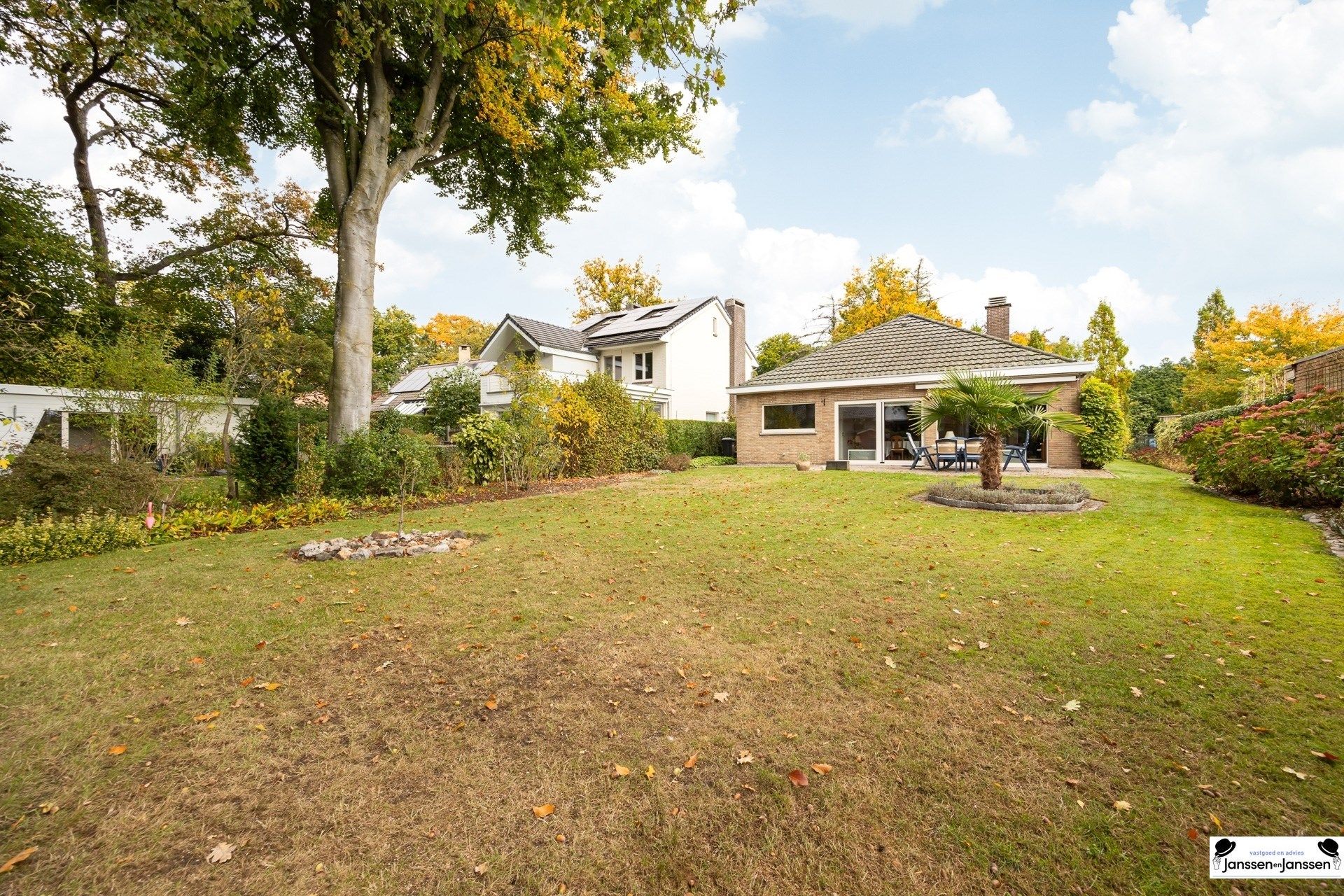 Verrassend ruime villa met ZW-gerichte tuin!  foto 19