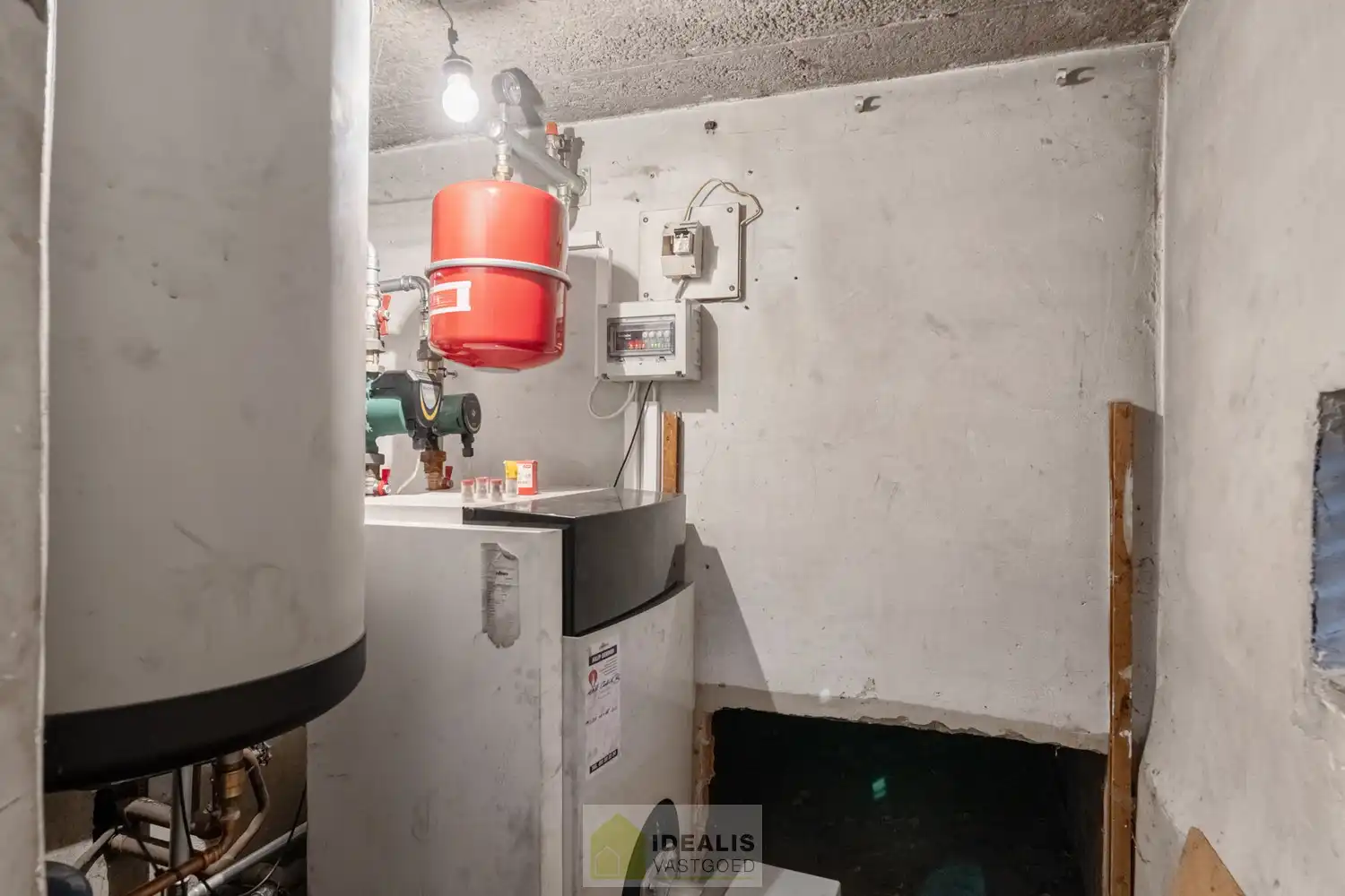 TE RENOVEREN WONING MET 5 SLAAPKAMERS OP EEN PRACHTIG PERCEEL VAN 15A 75CA OP EEN UITZONDERLIJKE RUSTIGE EN GROENE LIGGING IN EEN DE VILLAWIJK ACHEL STATIE foto 23
