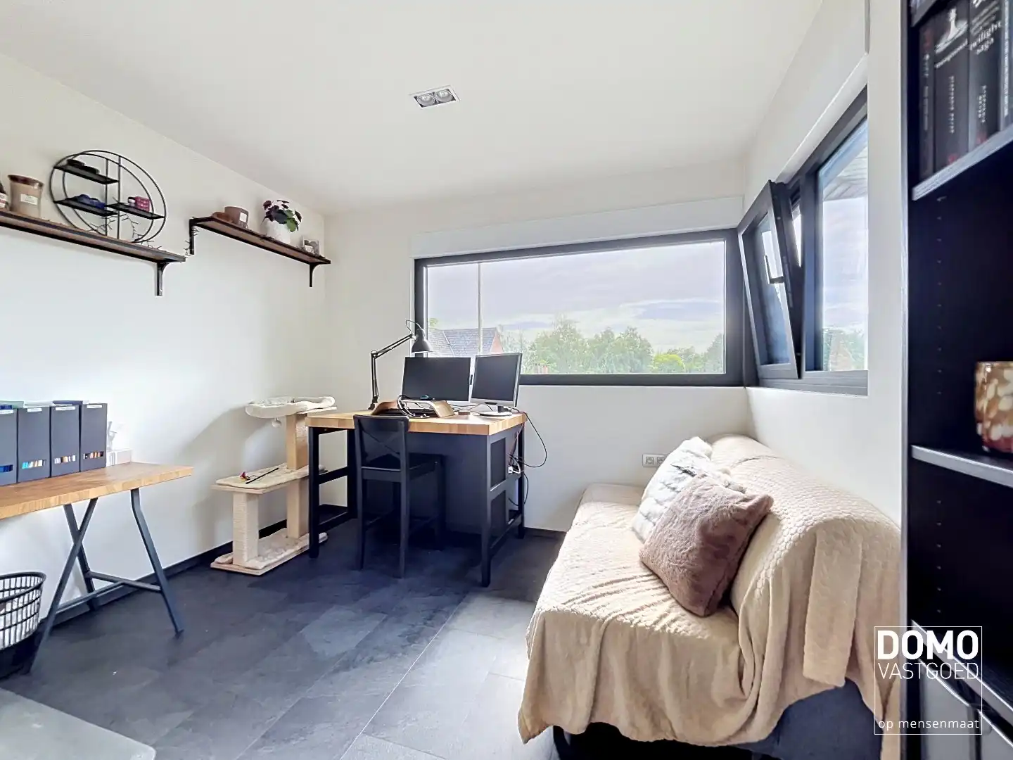 Ruime gezinswoning met 3 slaapkamers en mooie tuin foto 11