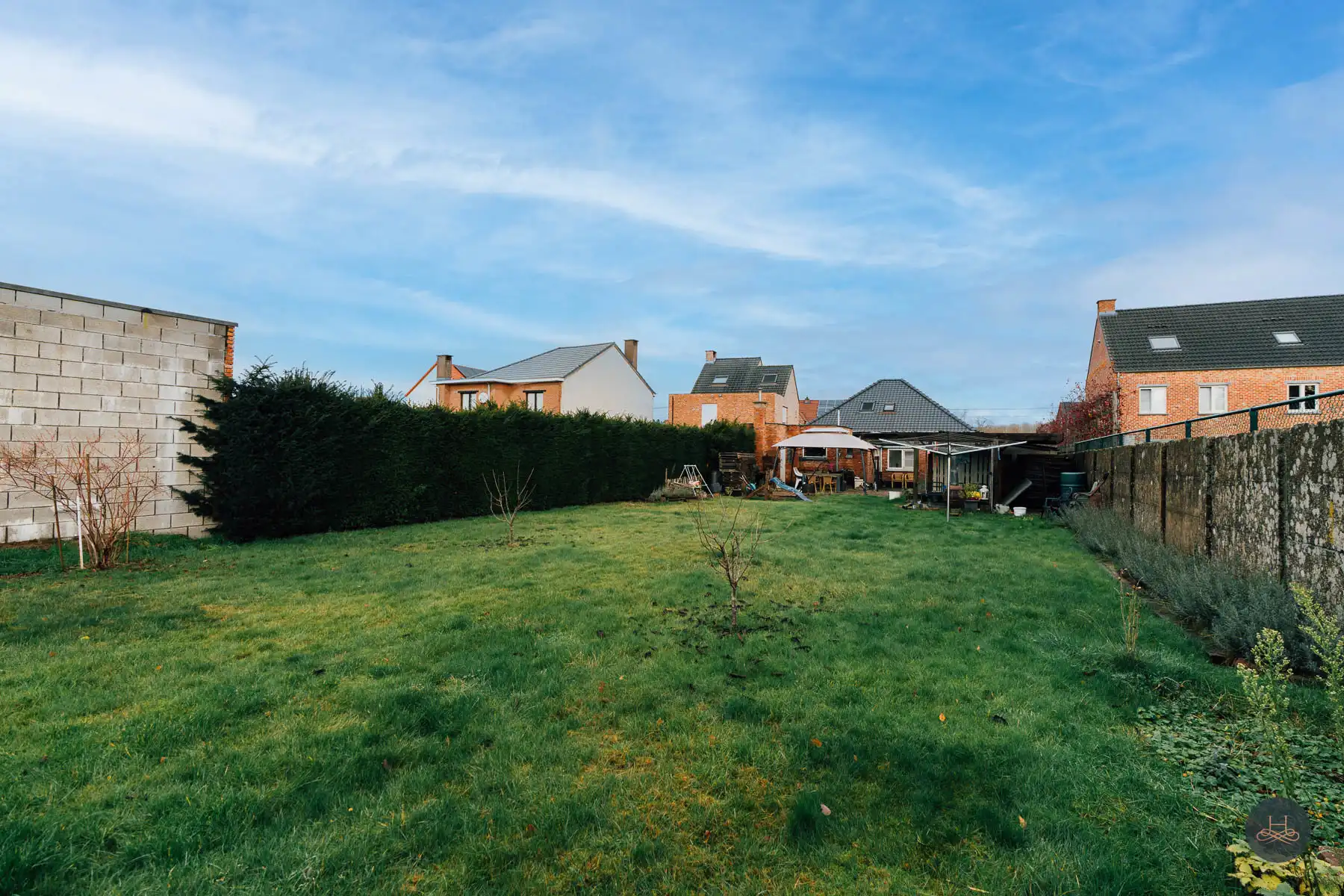 Gezinswoning met renovatiepotentieel op knap perceel foto 27