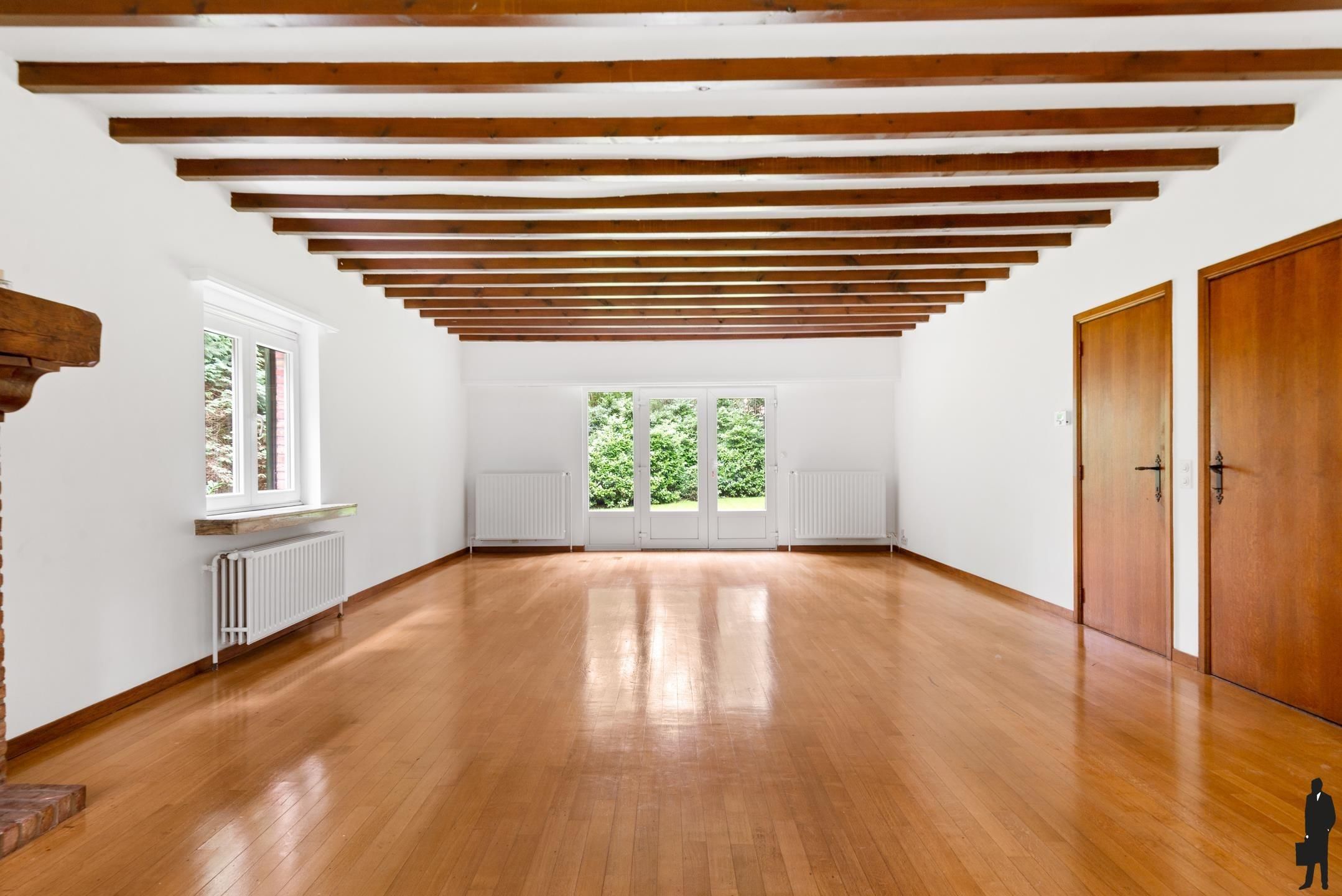 Op een top locatie gelegen gelijkvloerse villa op een prachtig perceel foto 6