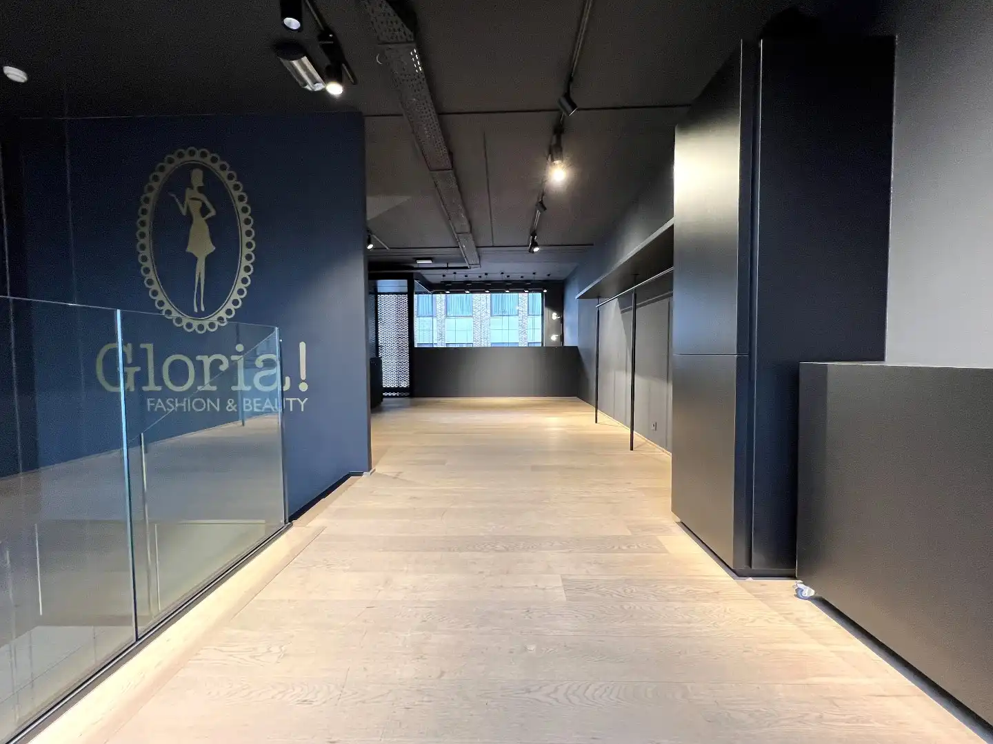 Ruim, modern Handelspand te huur in het centrum van Diest foto 9