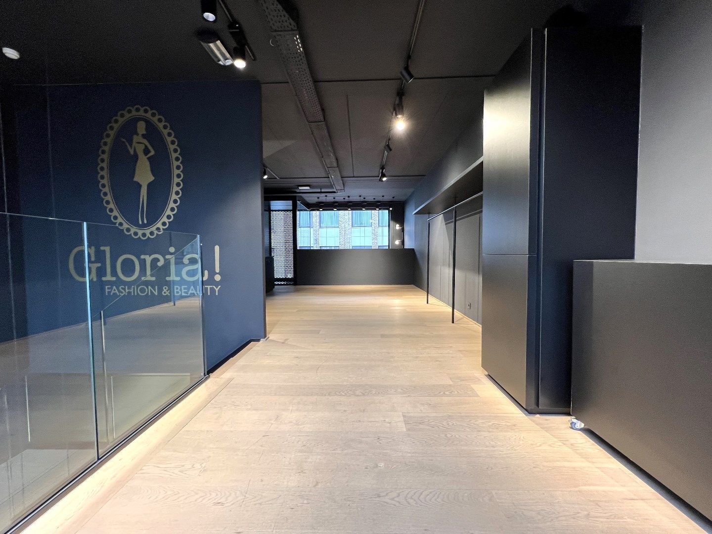 Ruim, modern Handelspand te huur in het centrum van Diest foto 9