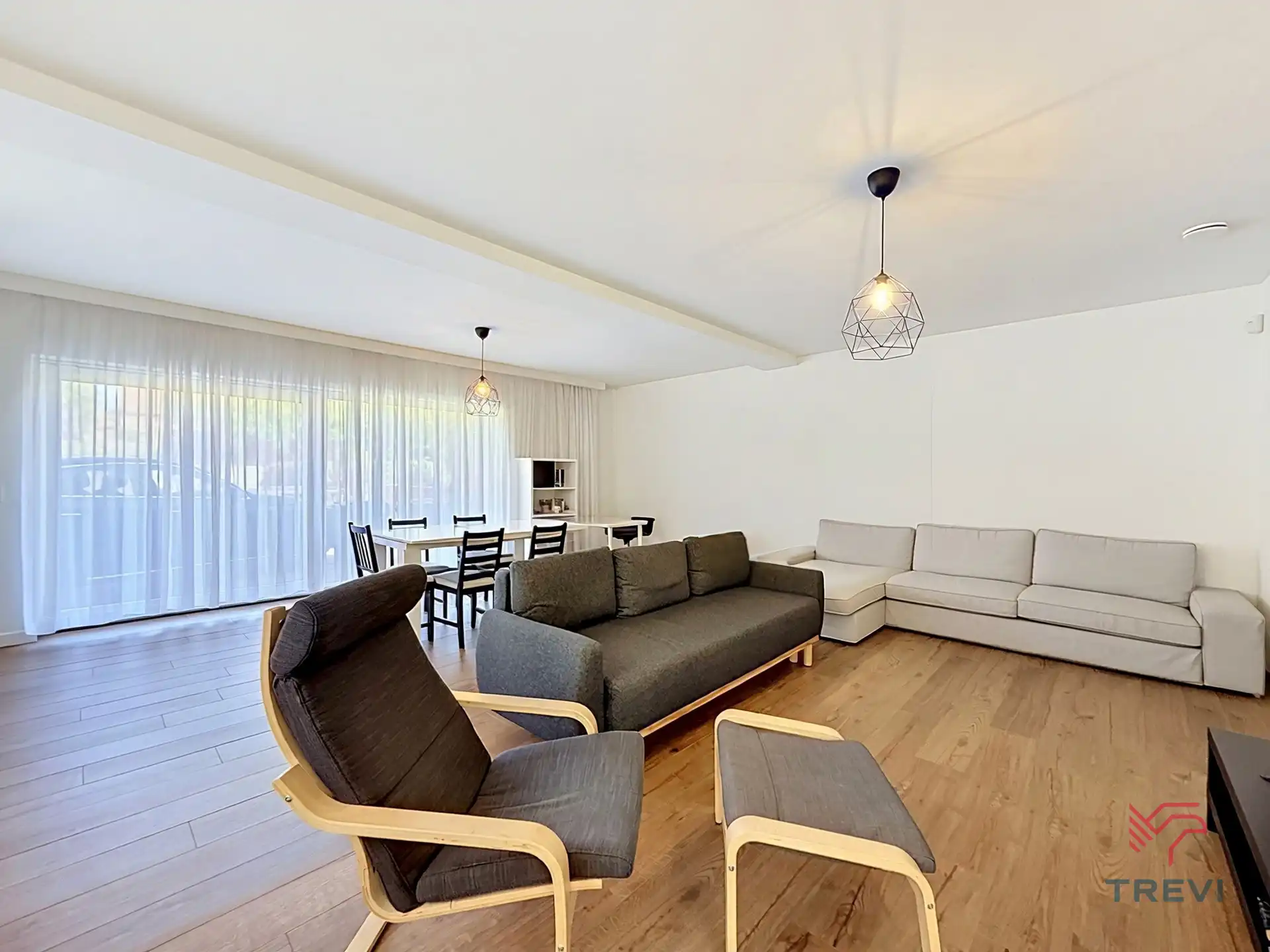 3-gevels huis met 3 slaapkamers en een tuin foto 2