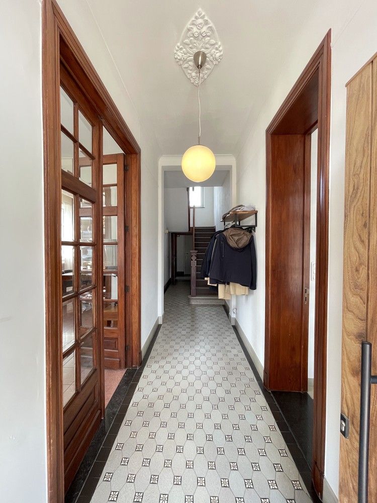 Unieke gerenoveerde woning met 5 slaapkamers en bureau foto 6