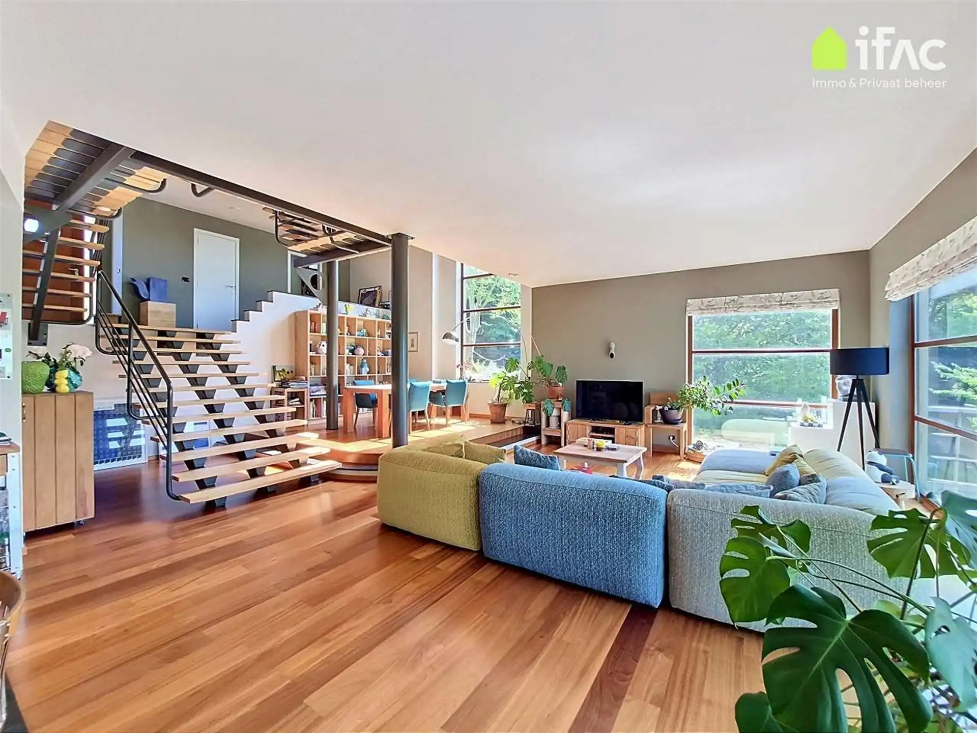 Unieke moderne split-levelvilla met zwembad op 17a83ca foto 12