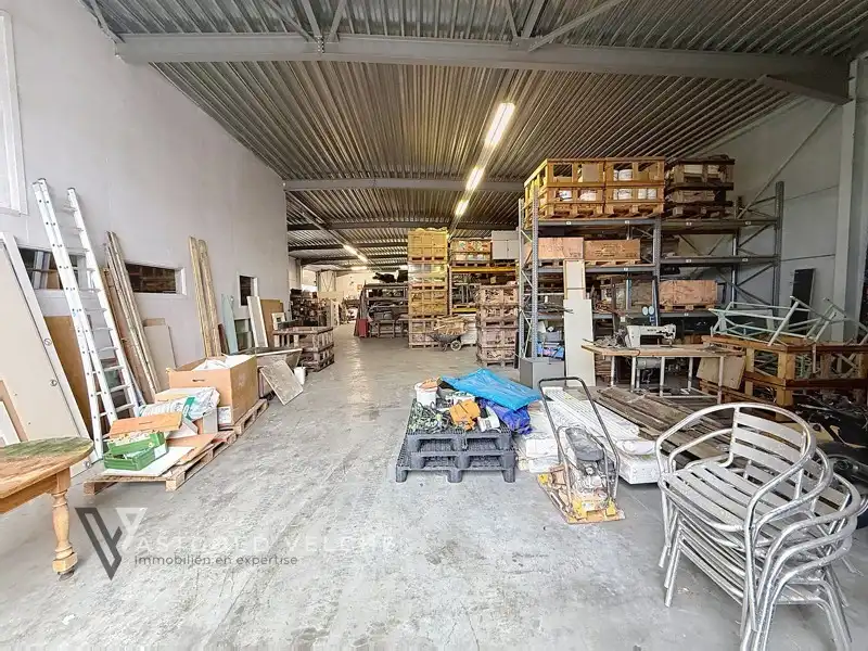 🏭 Multifunctioneel industriepand met loods, woon-/atelierinrichting en uitbreidingspotentieel met een totale nuttige oppervlakte van 1300m² ! foto 2