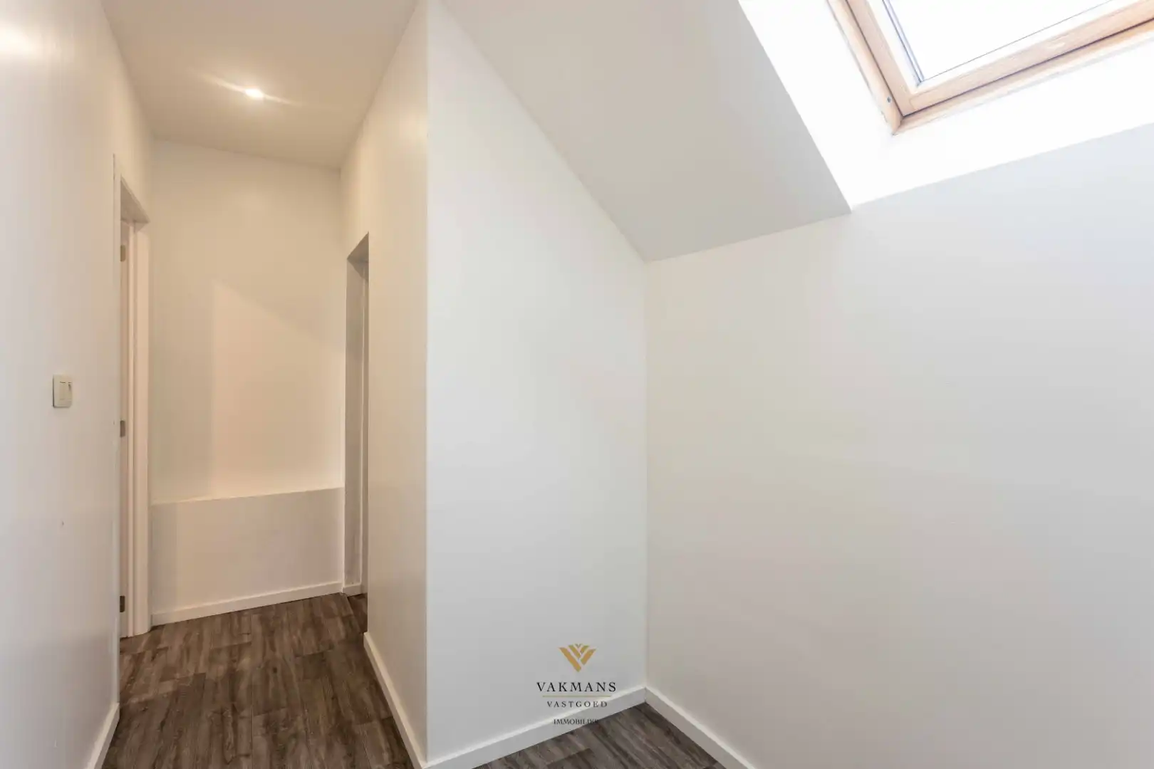 Ruime woning met 4 slaapkamers op rustige locatie foto 33