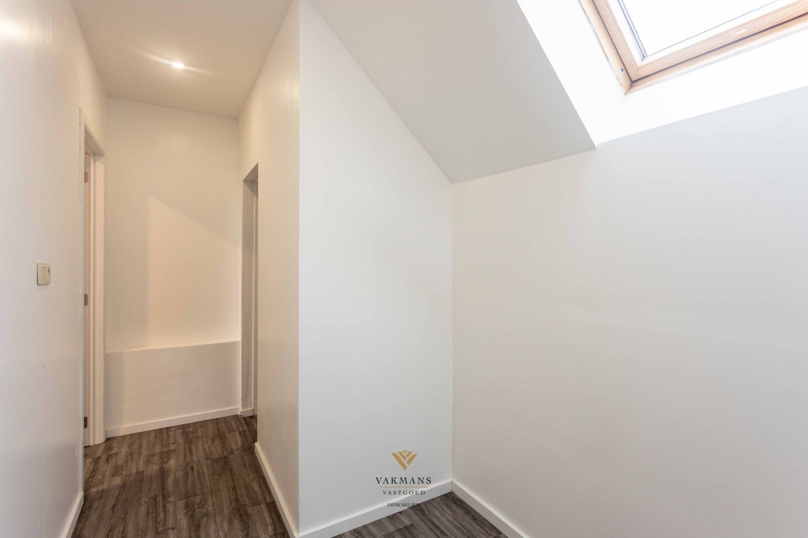 Ruime woning met 4 slaapkamers op rustige locatie foto 32