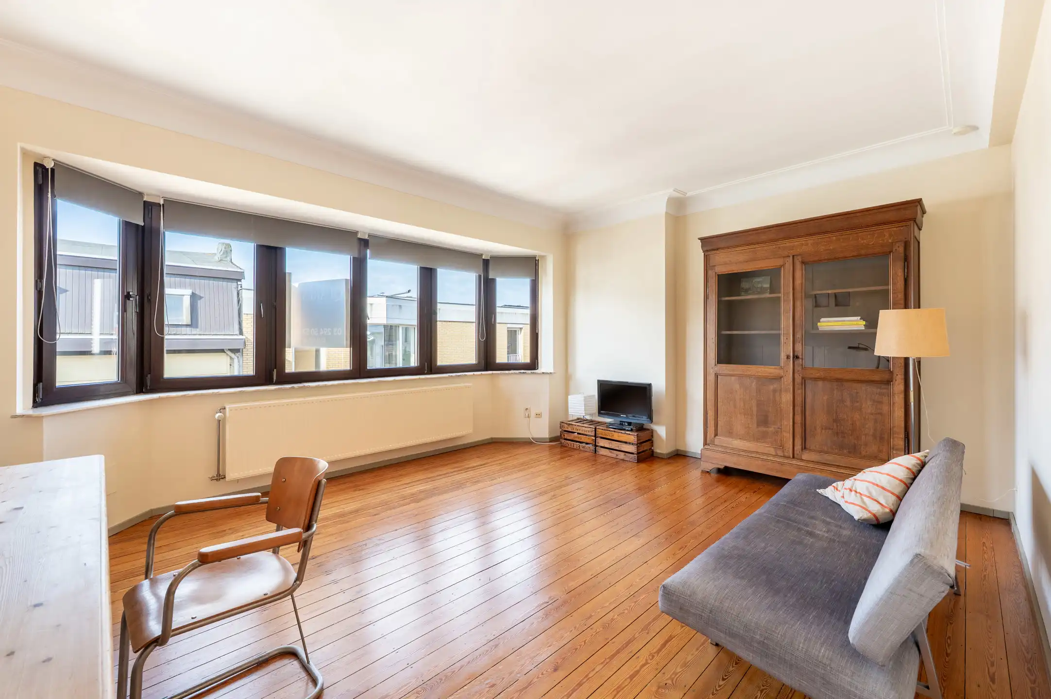 Charmant lichtrijk appartement met terras foto 10