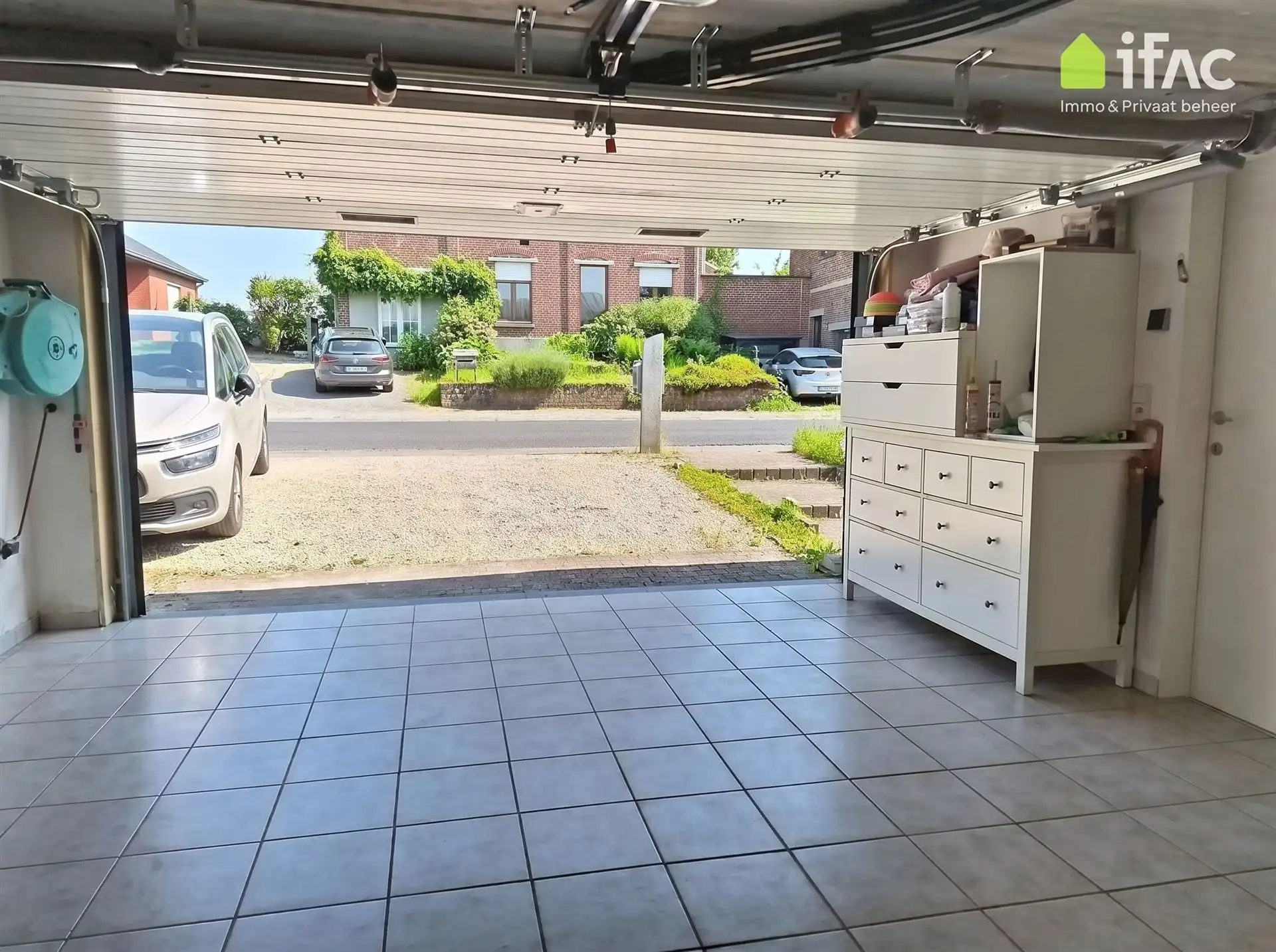 Unieke moderne split-levelvilla met zwembad op 17a83ca foto 38