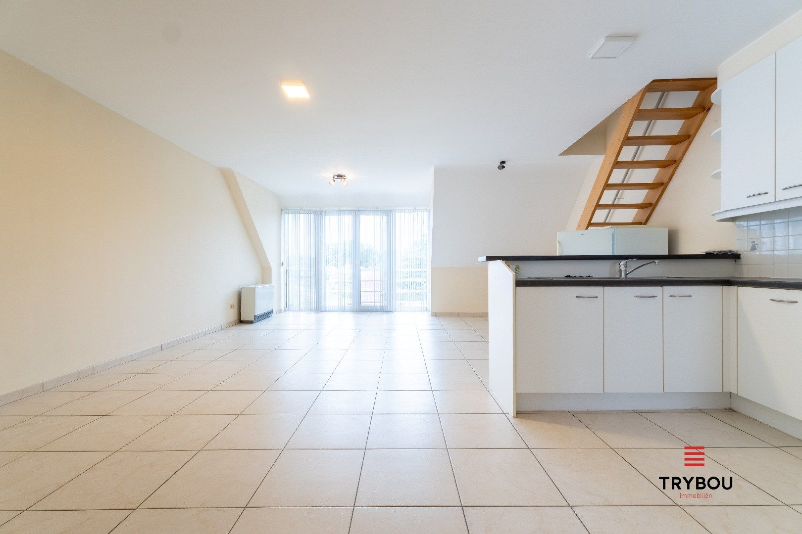 Duplex-appartement met 2 slaapkamers op de Markt van Houthulst  foto 4