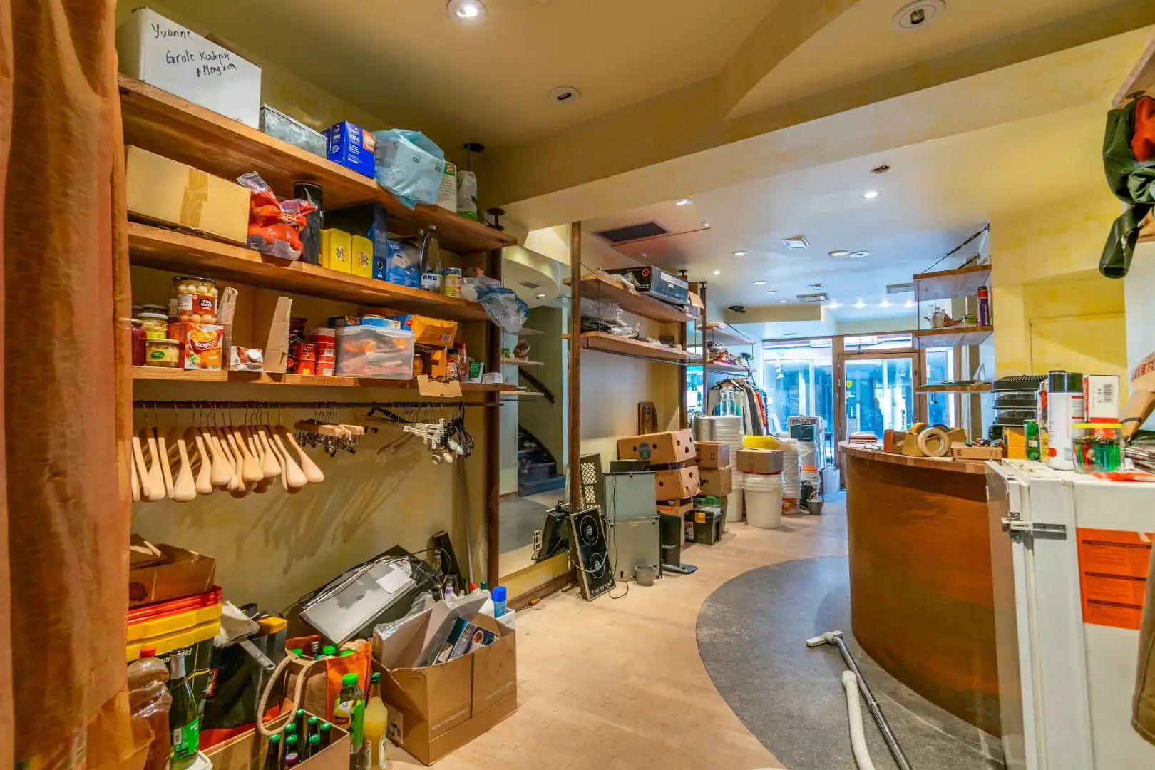 Karaktervol hoogwaardig afgewerkt gebouw met winkelruimte en woonst  foto 11